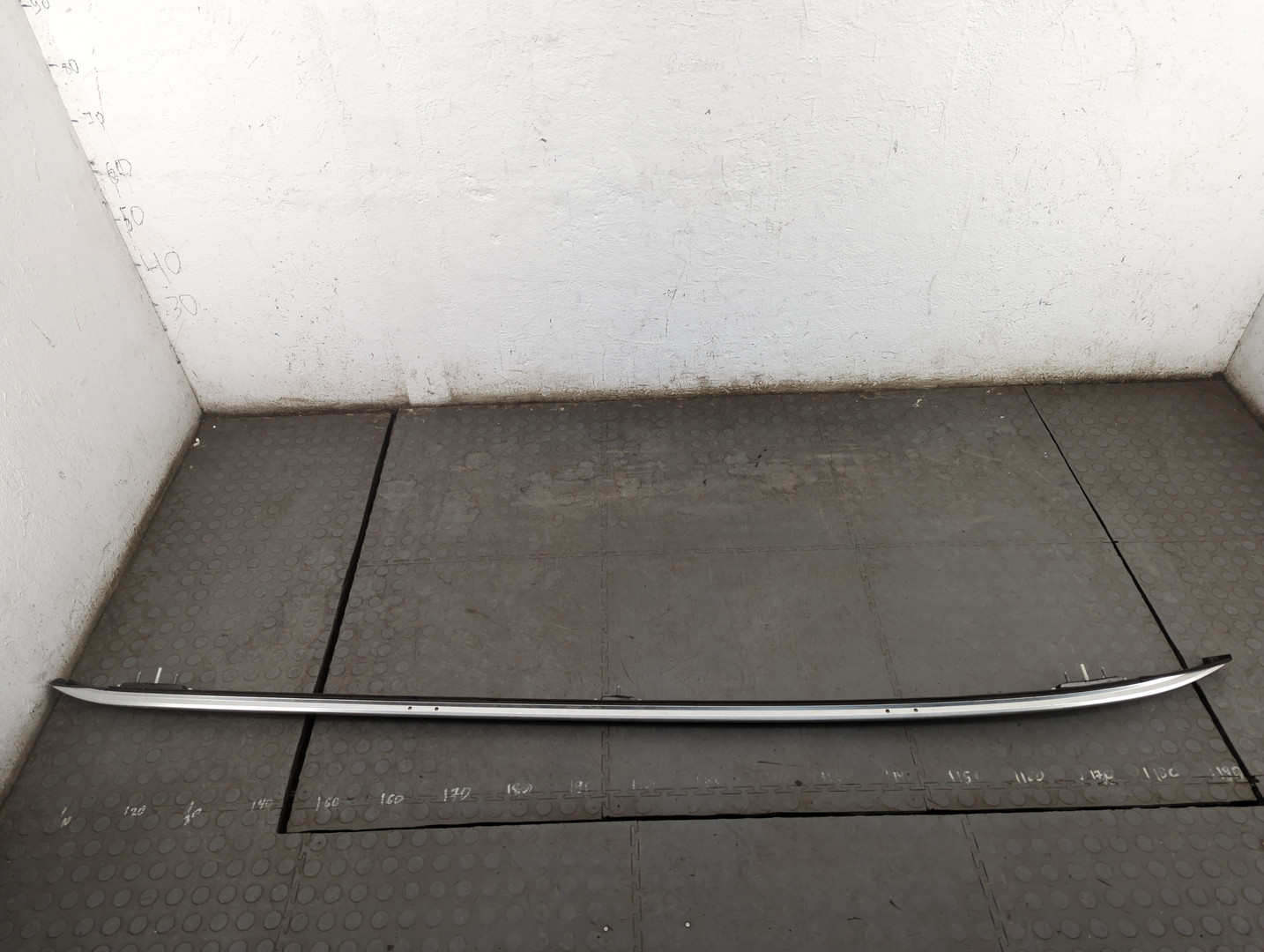 Рейлинг (релинг) правый (планка на крышу)