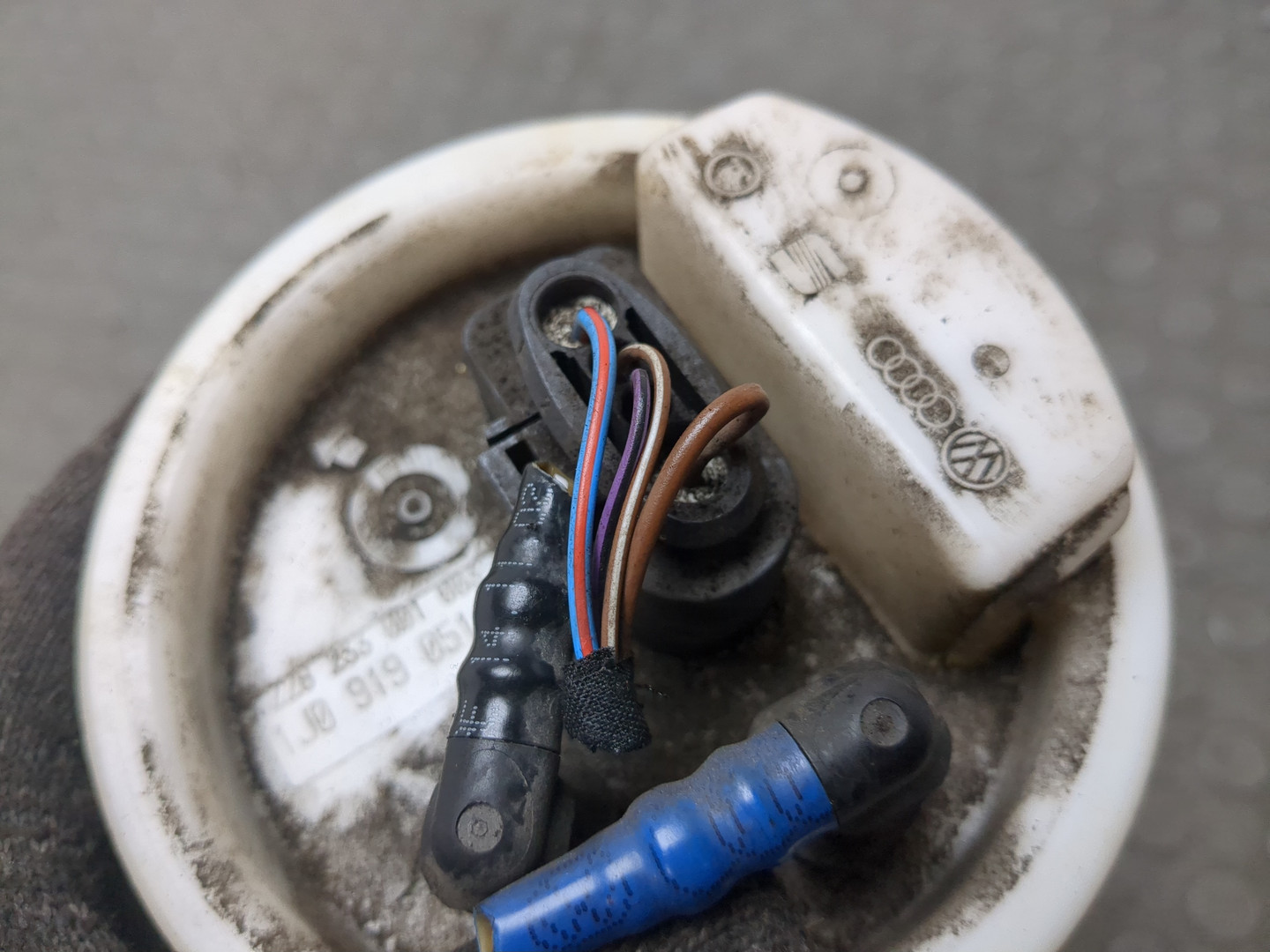 Насос топливный электрический