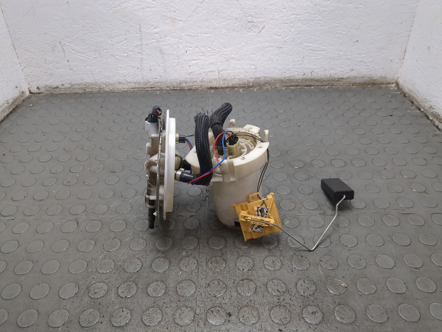 Насос топливный электрический