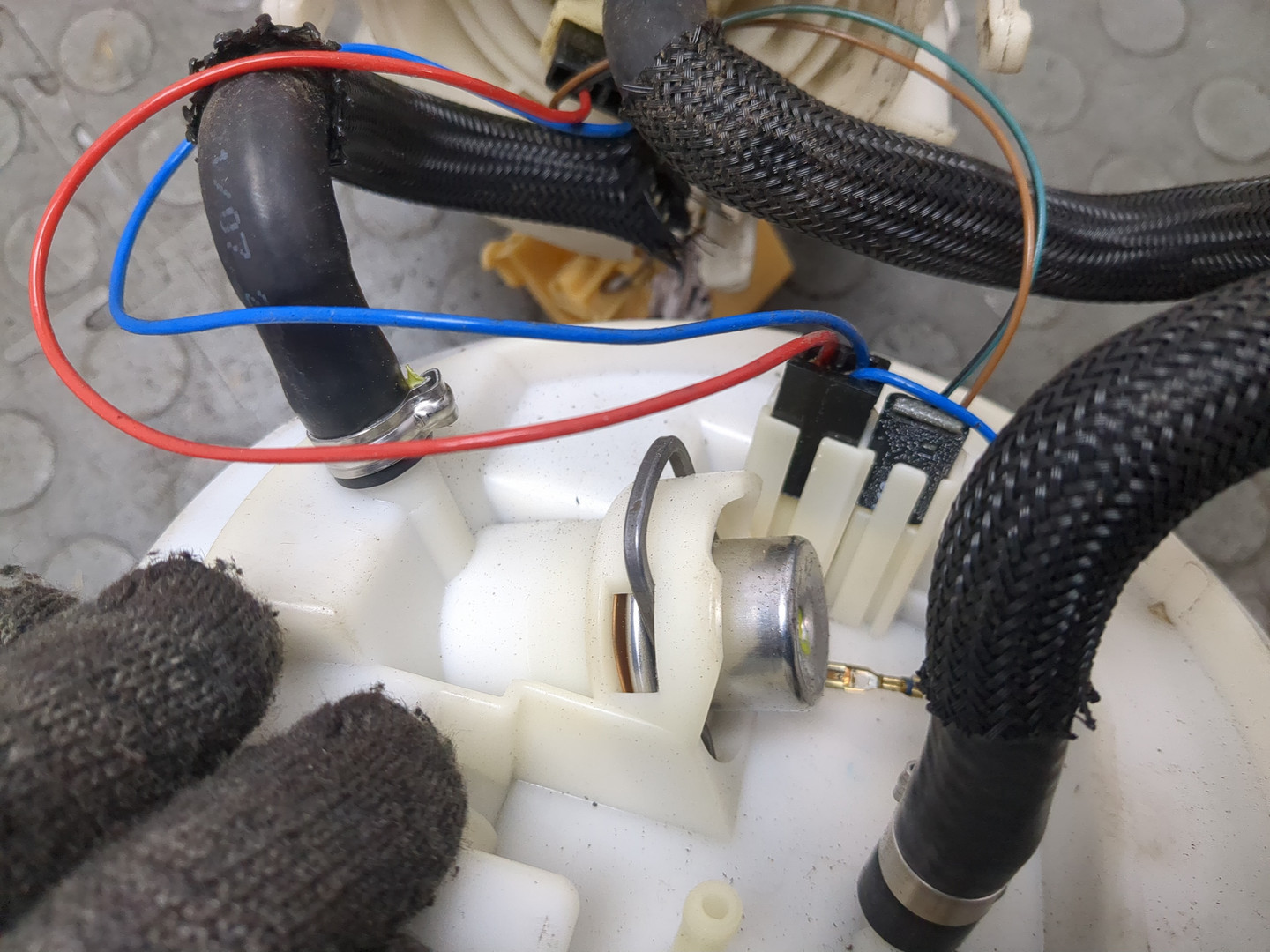 Насос топливный электрический