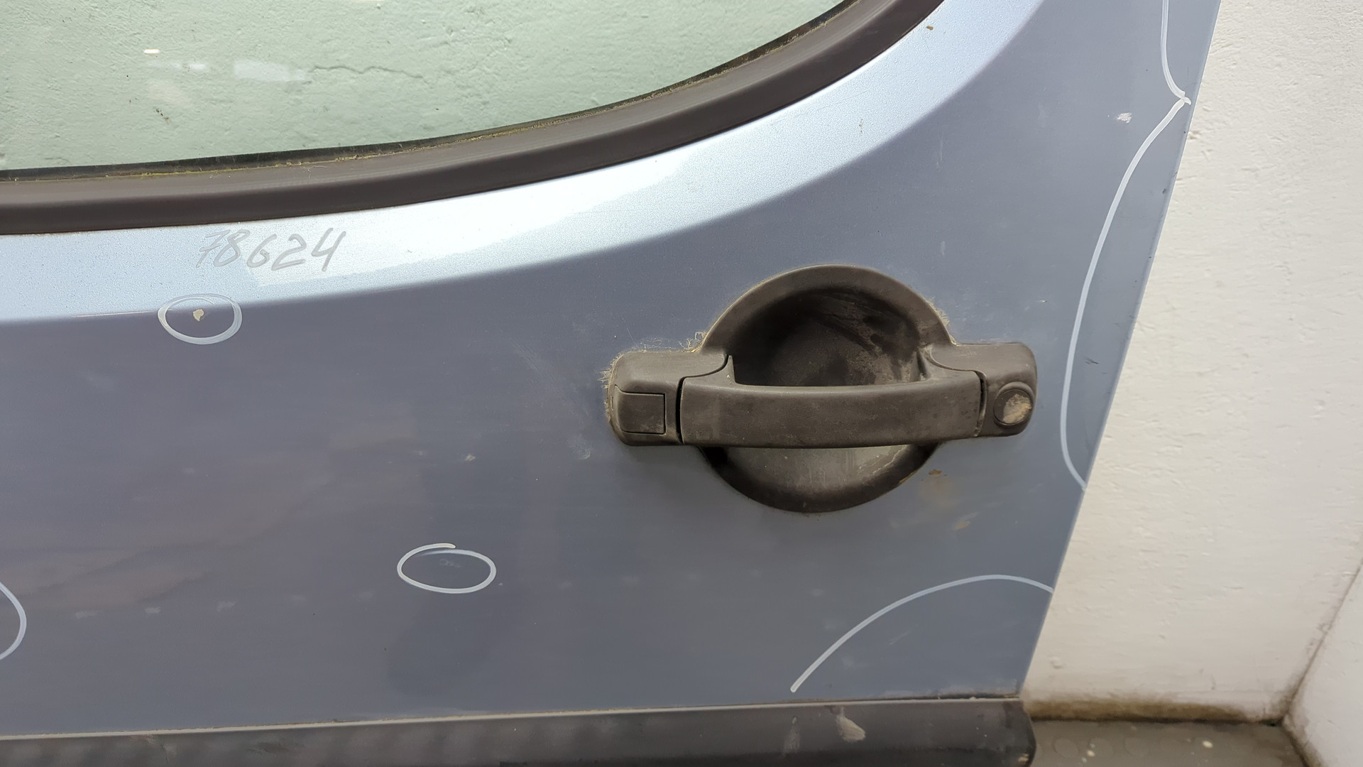 Дверь передняя левая