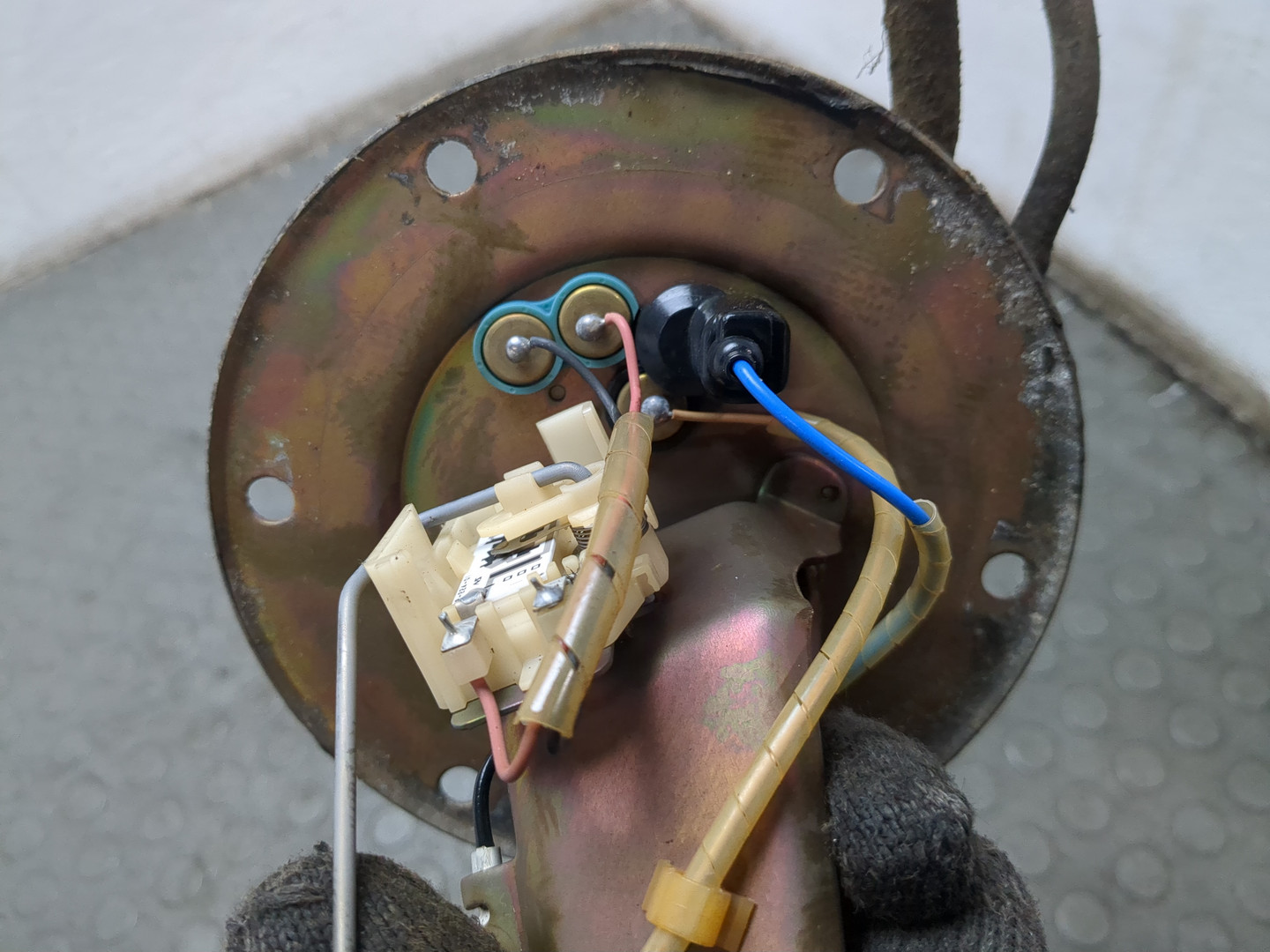 Насос топливный электрический