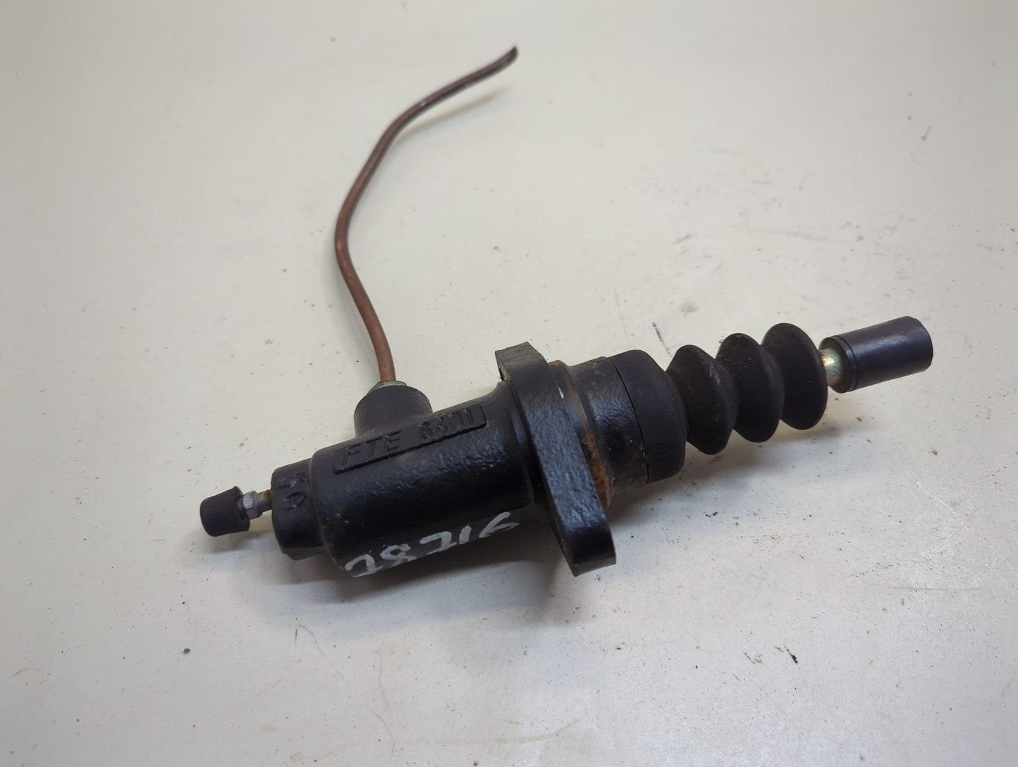 Цилиндр сцепления рабочий