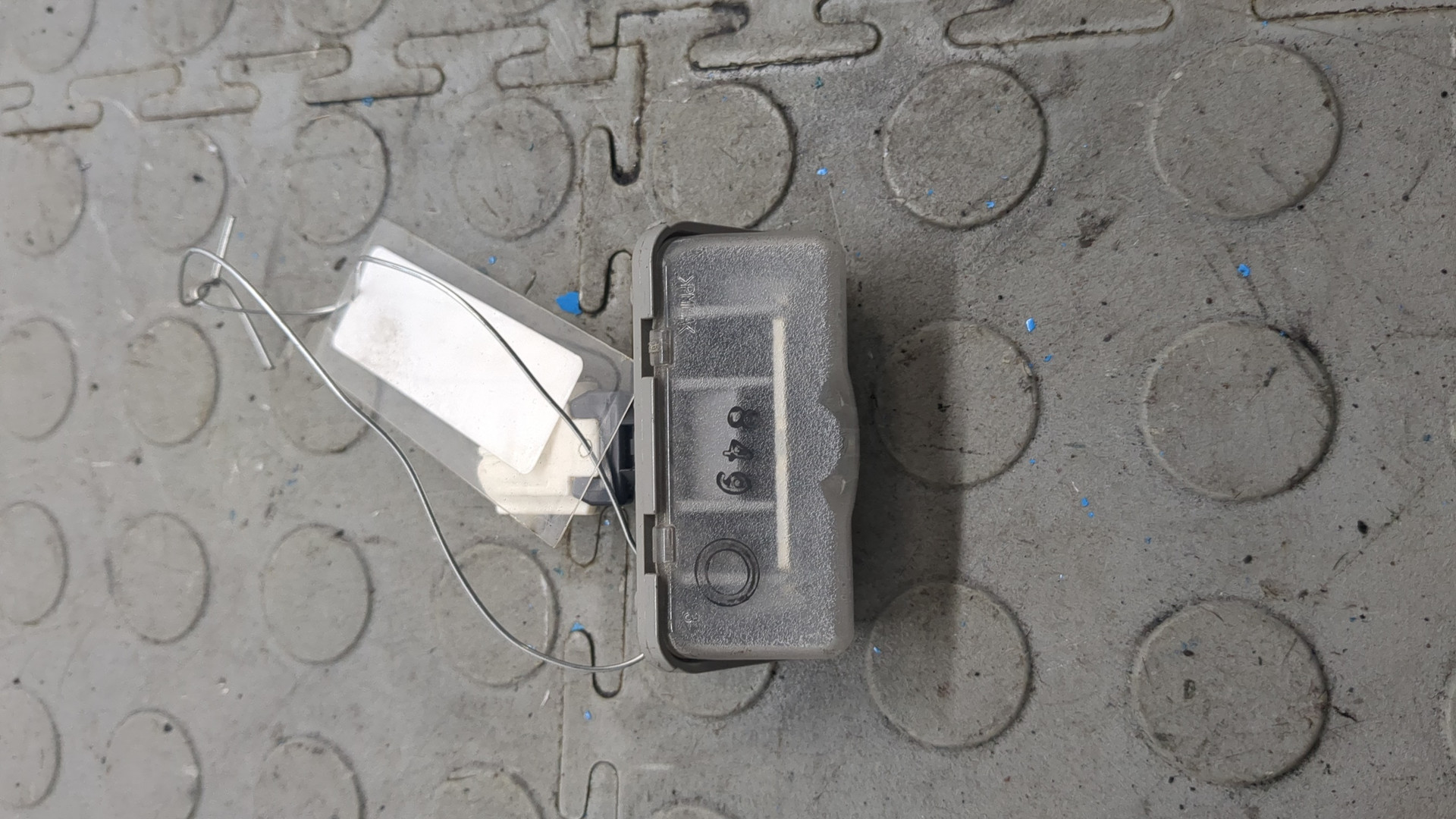 Фонарь подсветки номера