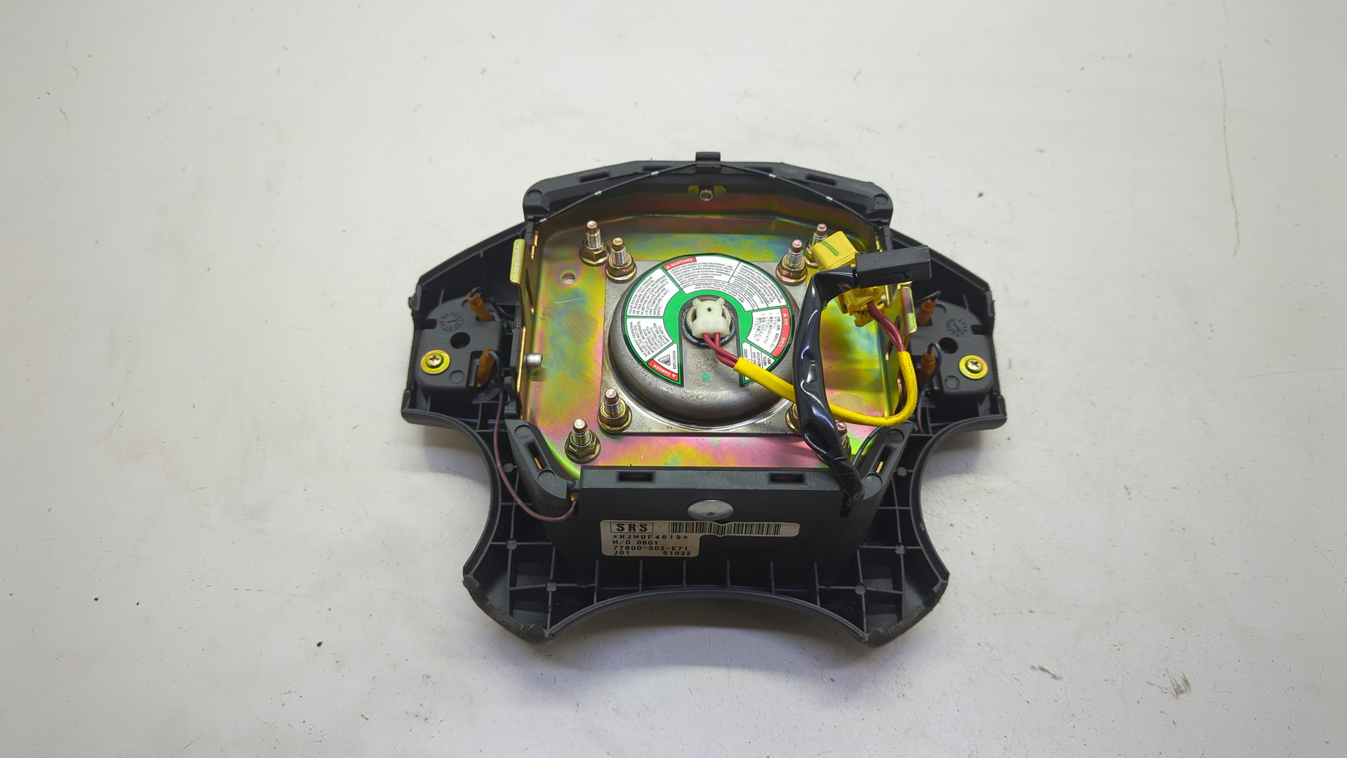 Подушка безопасности в рулевое колесо