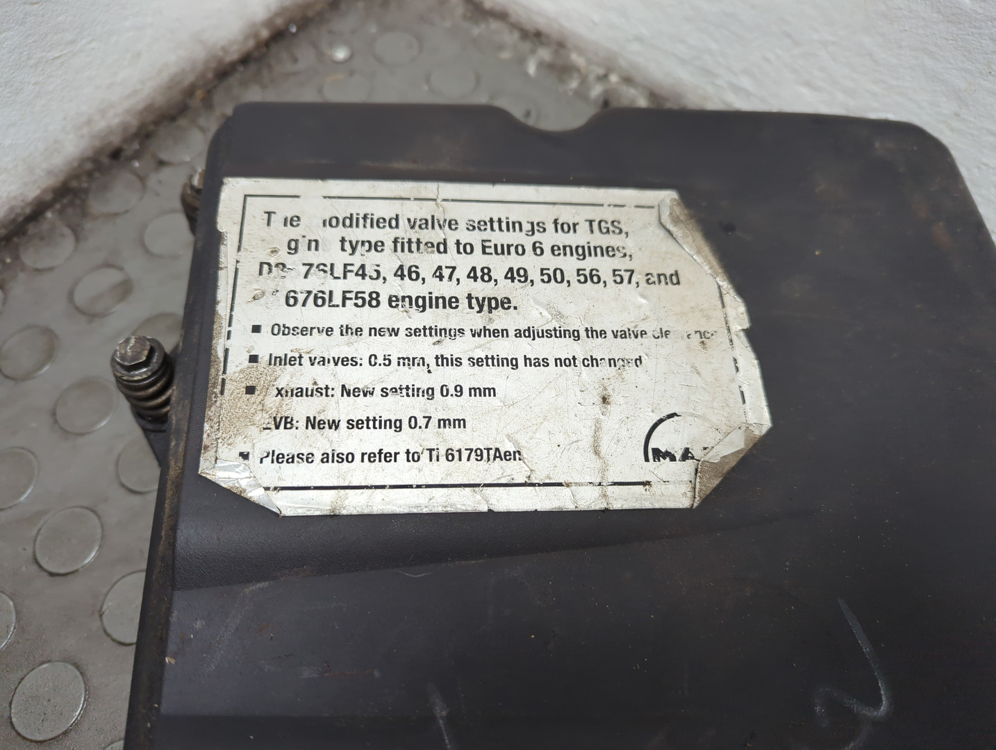 Крышка клапанная ГБЦ