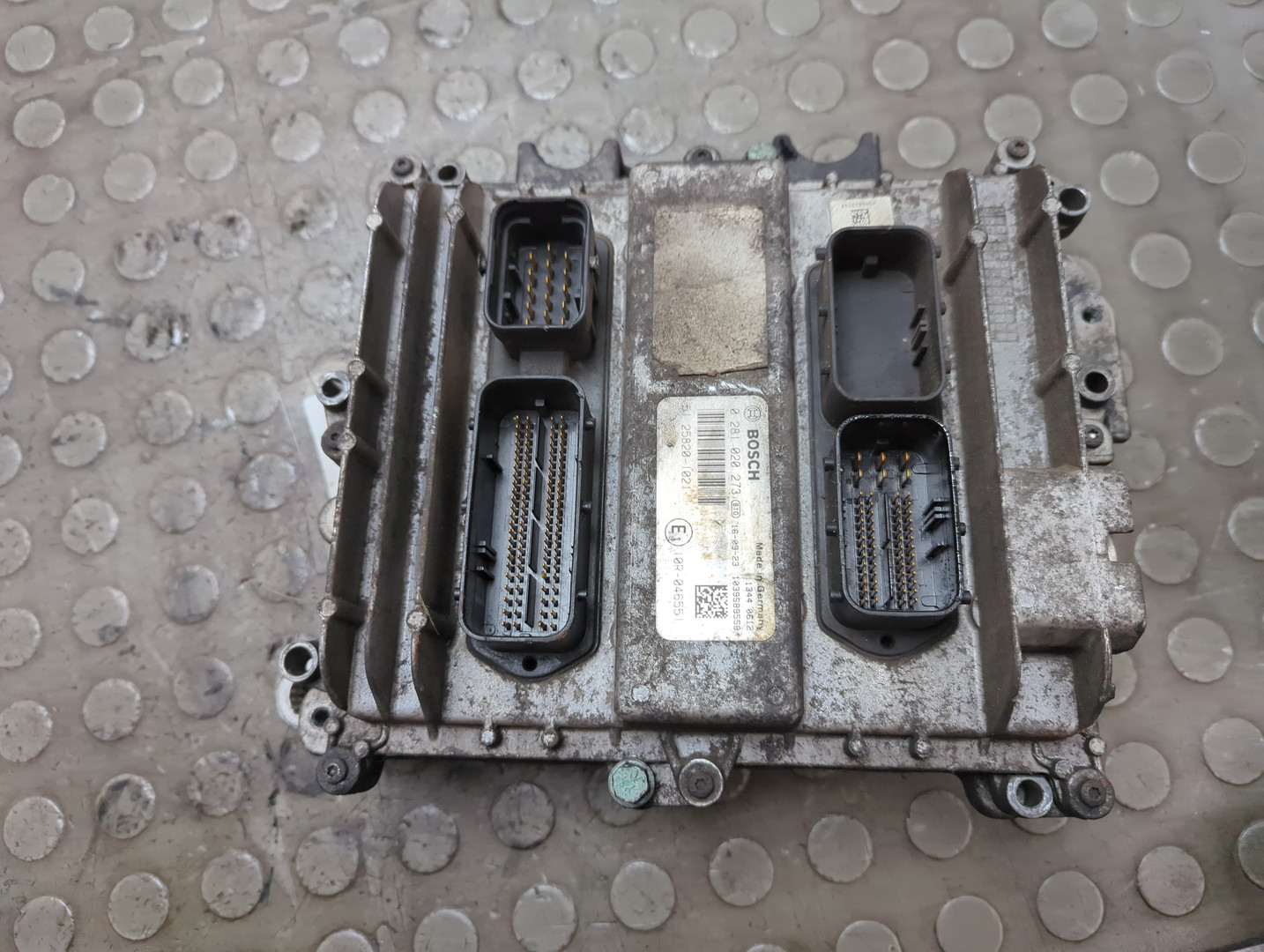 Блок управления двигателем