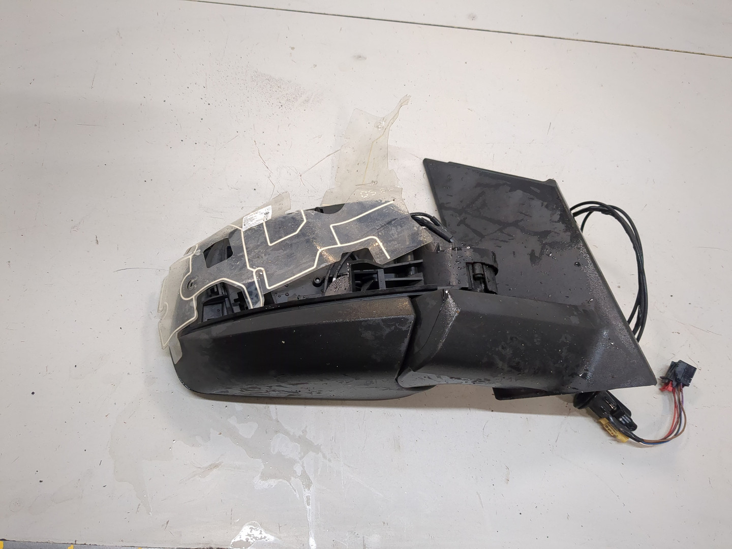 Зеркало правое электрическое