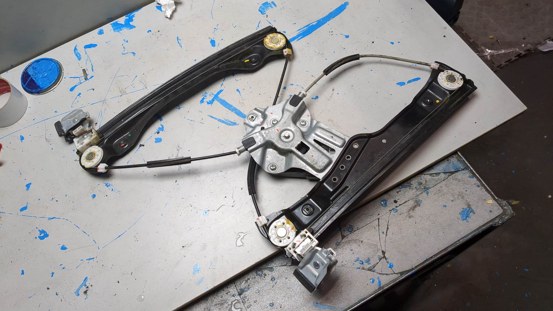 Стеклоподъемник электр. передний левый