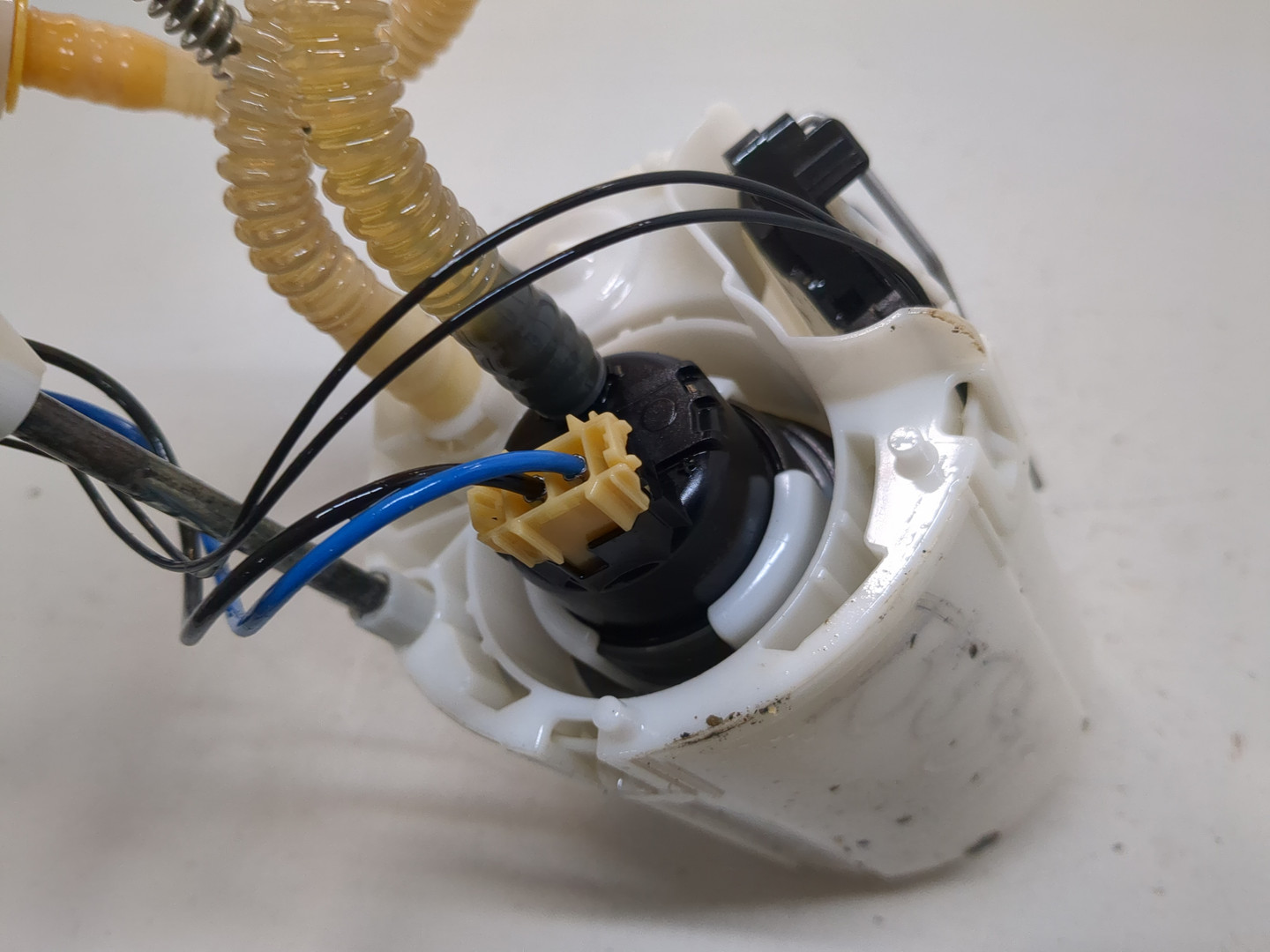 Насос топливный электрический