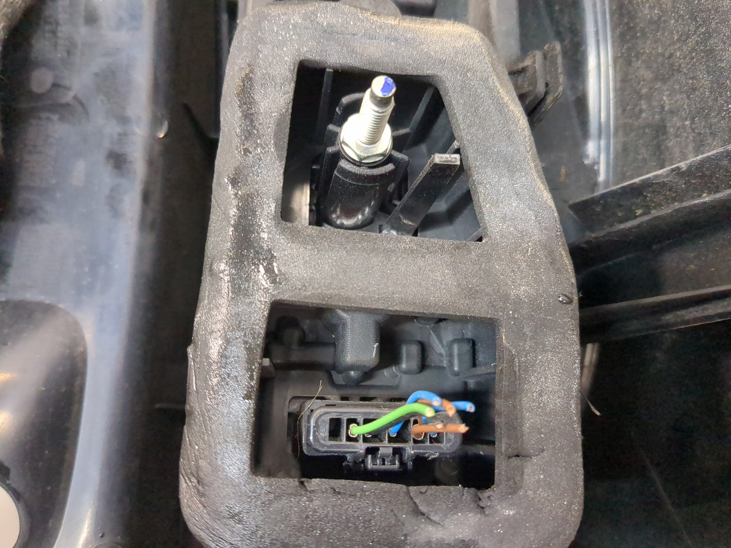 Фонарь задний левый