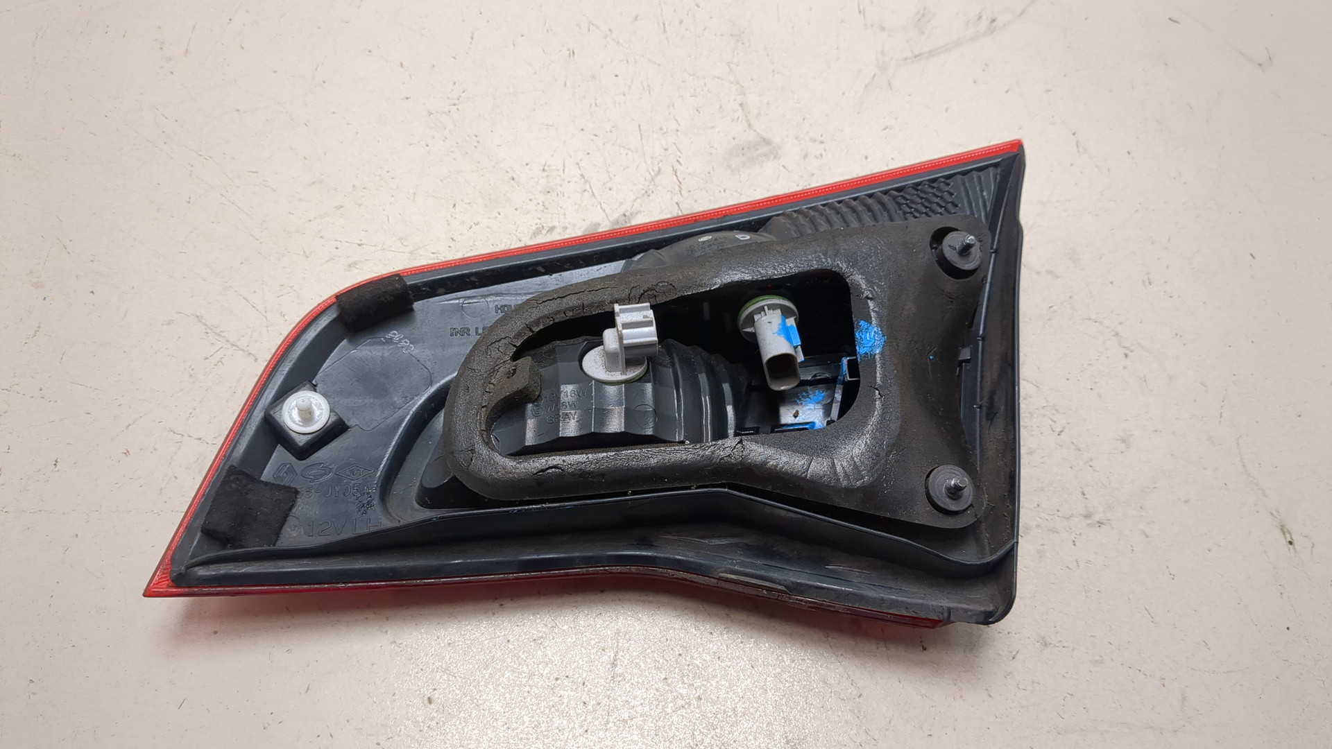 Фонарь задний внутренний левый