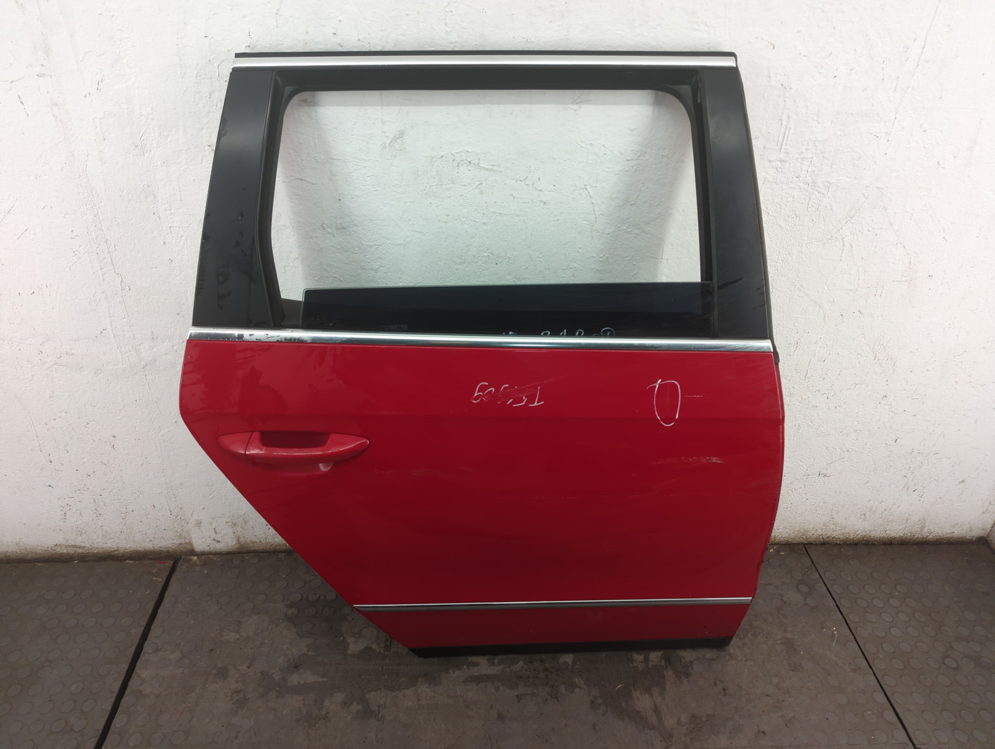 Дверь задняя правая