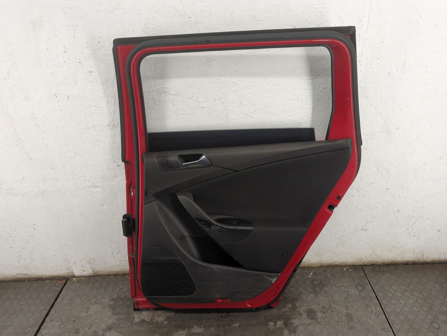 Дверь задняя правая