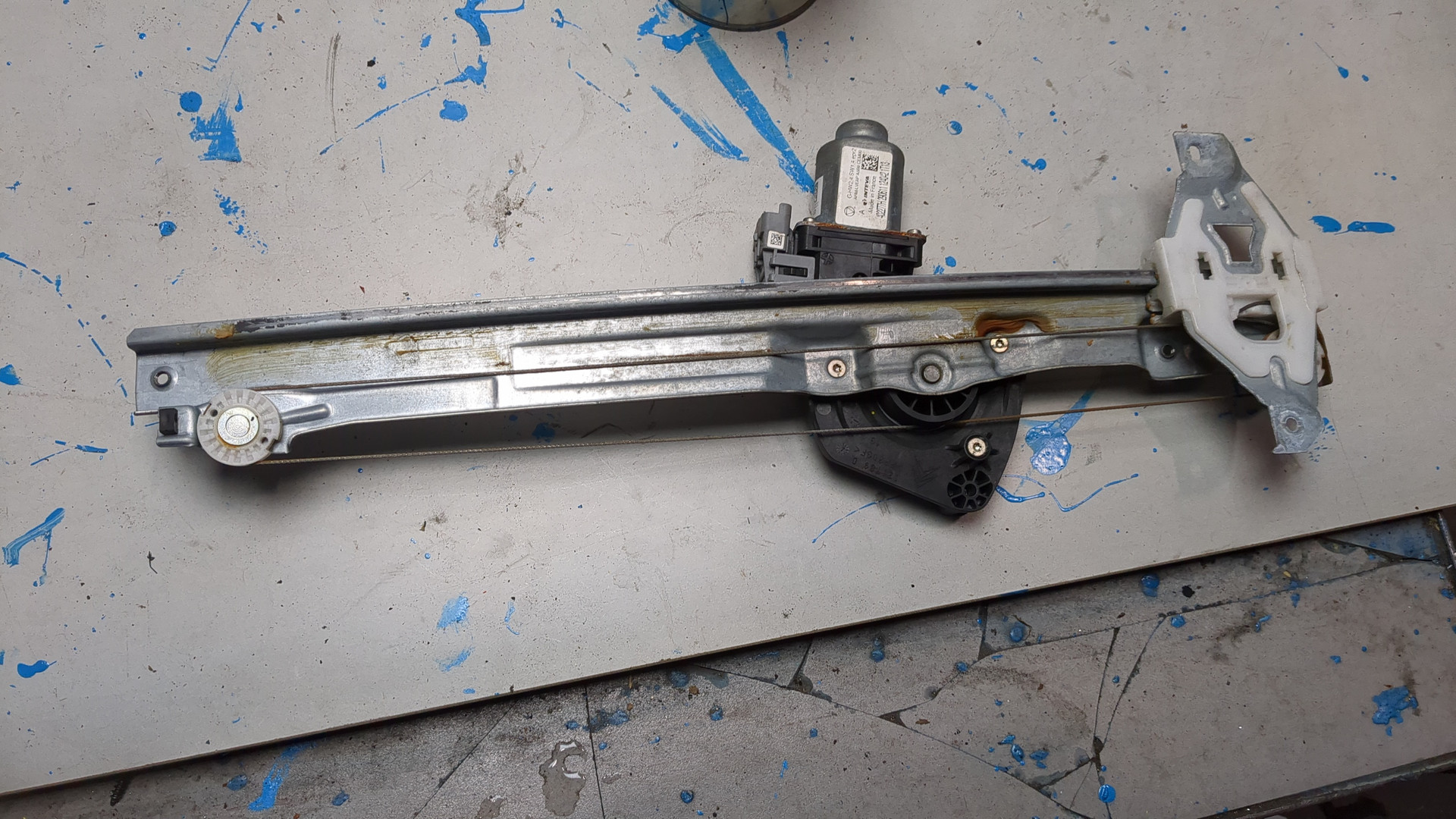 Стеклоподъемник электр. передний левый