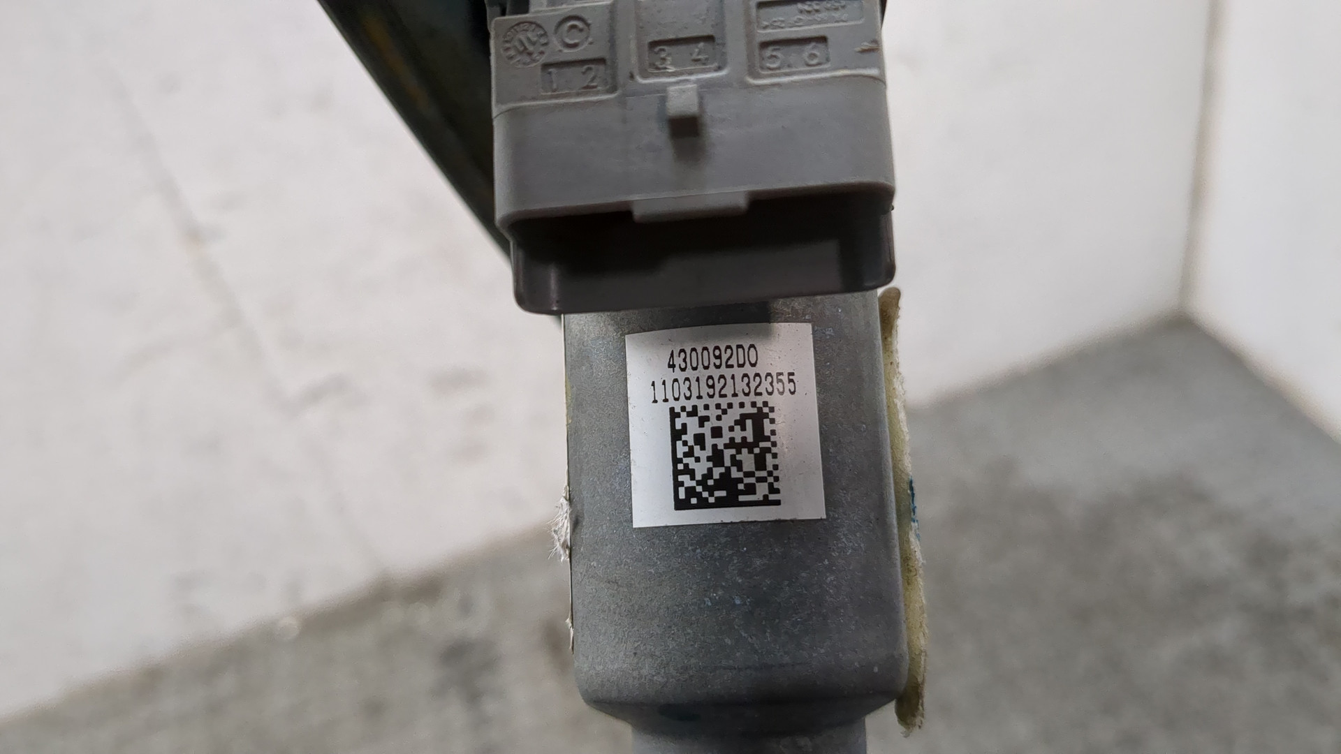 Стеклоподъемник электр. передний левый