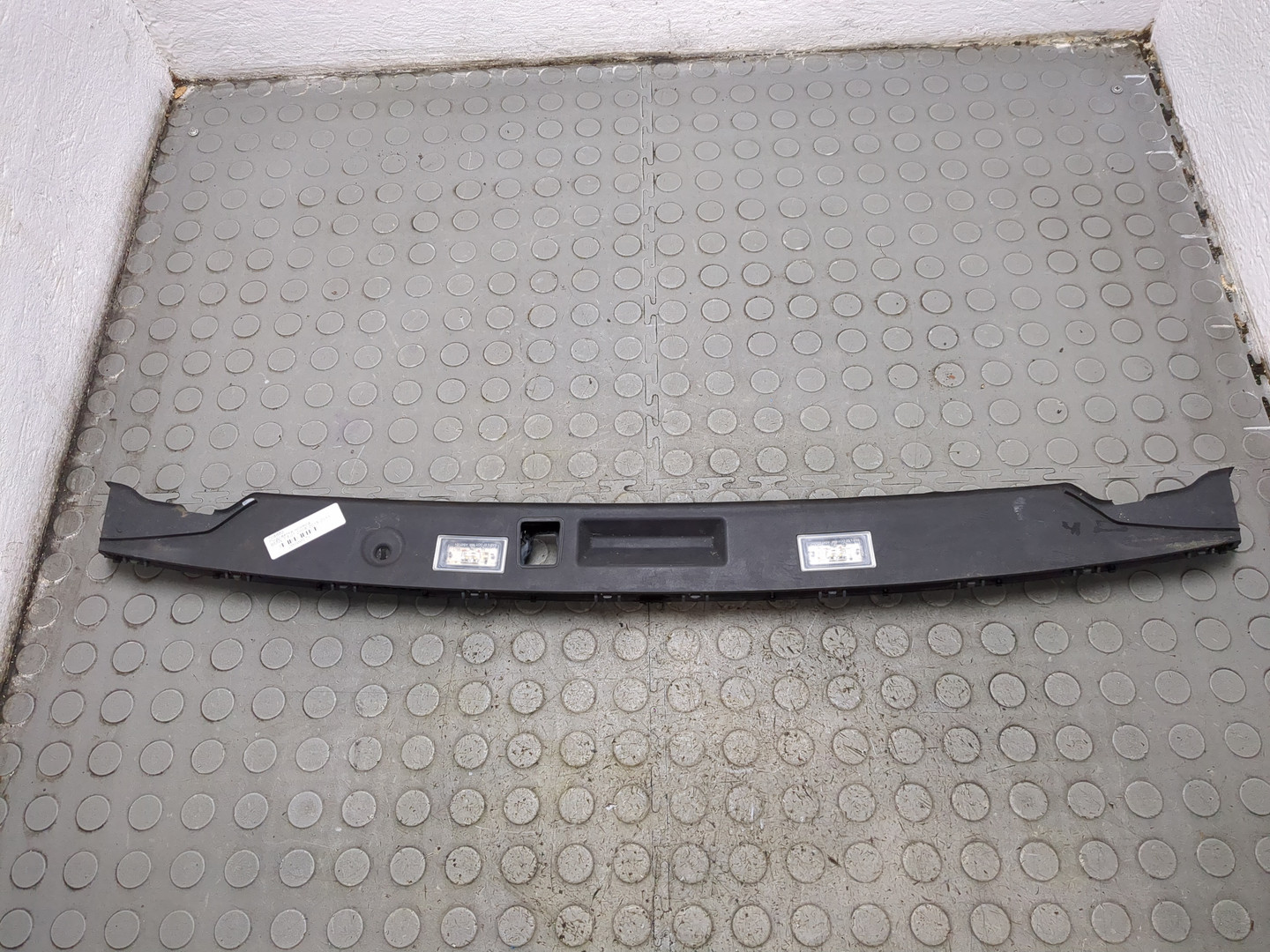 Фонарь подсветки номера