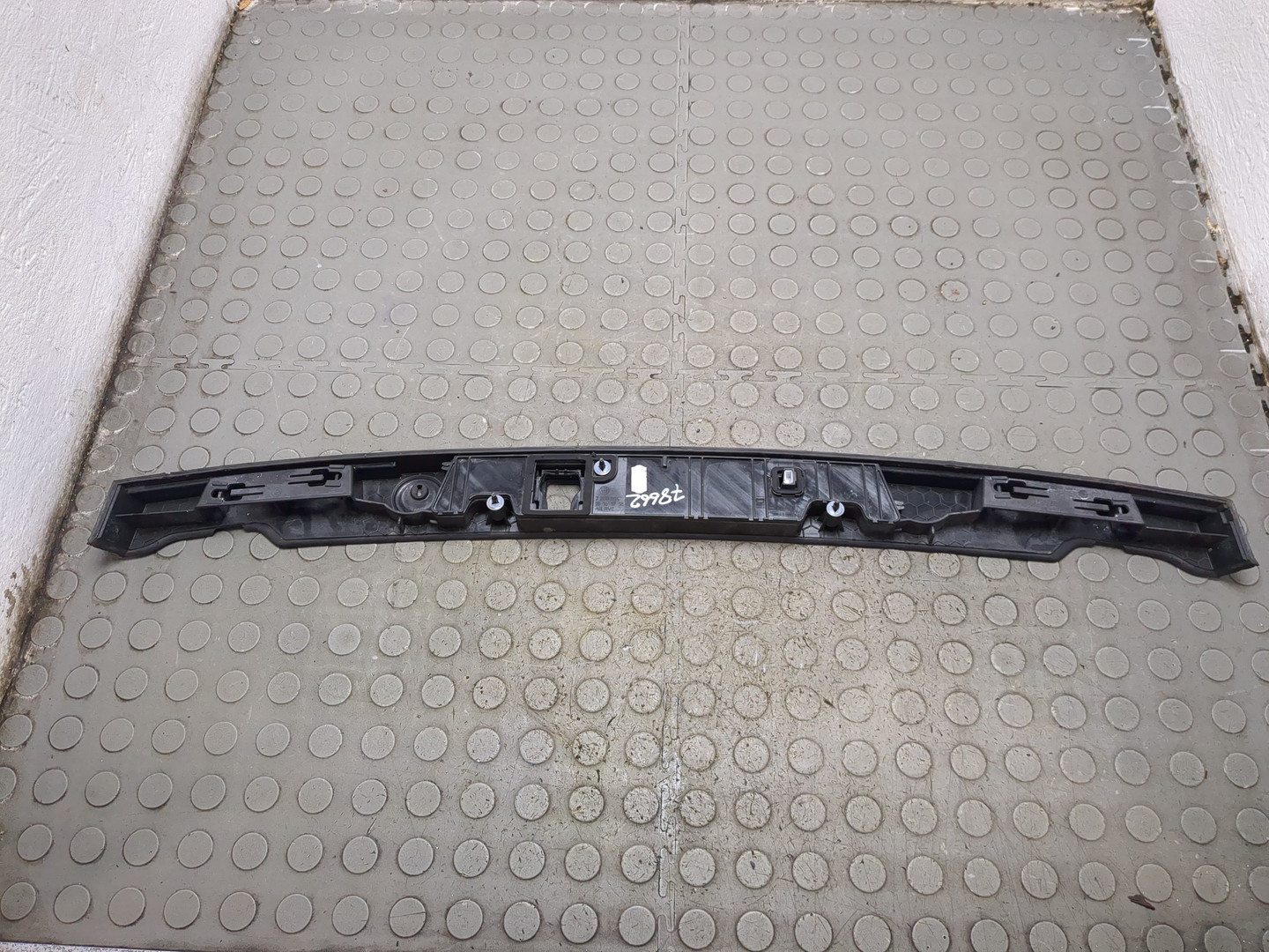 Фонарь подсветки номера