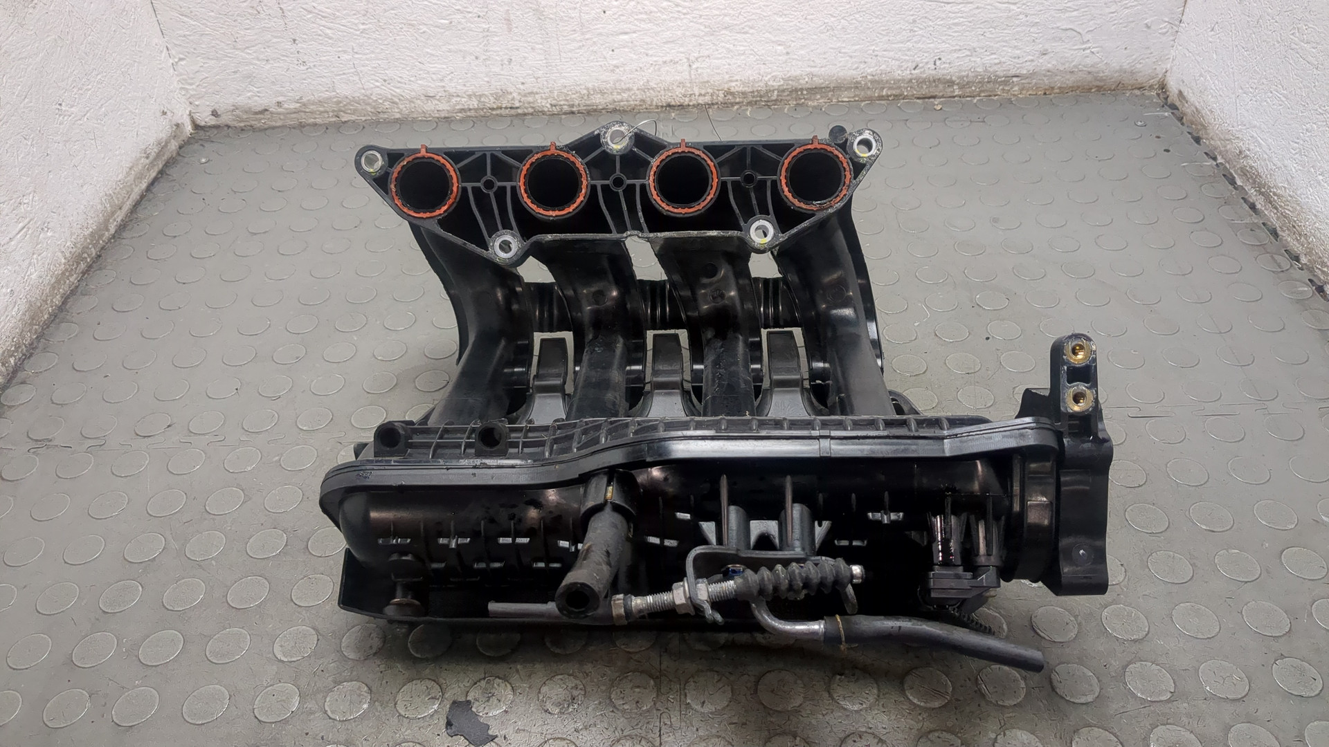 Коллектор впускной