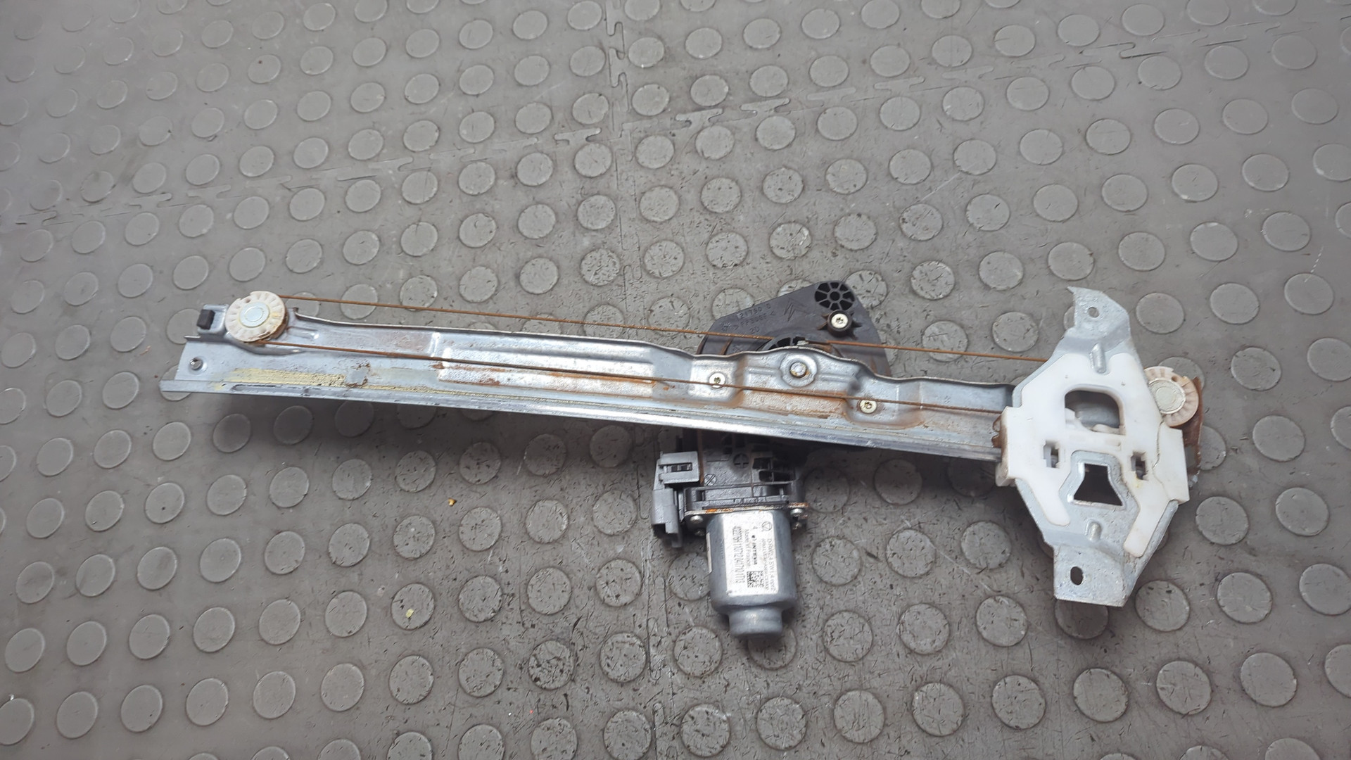 Стеклоподъемник электр. передний правый