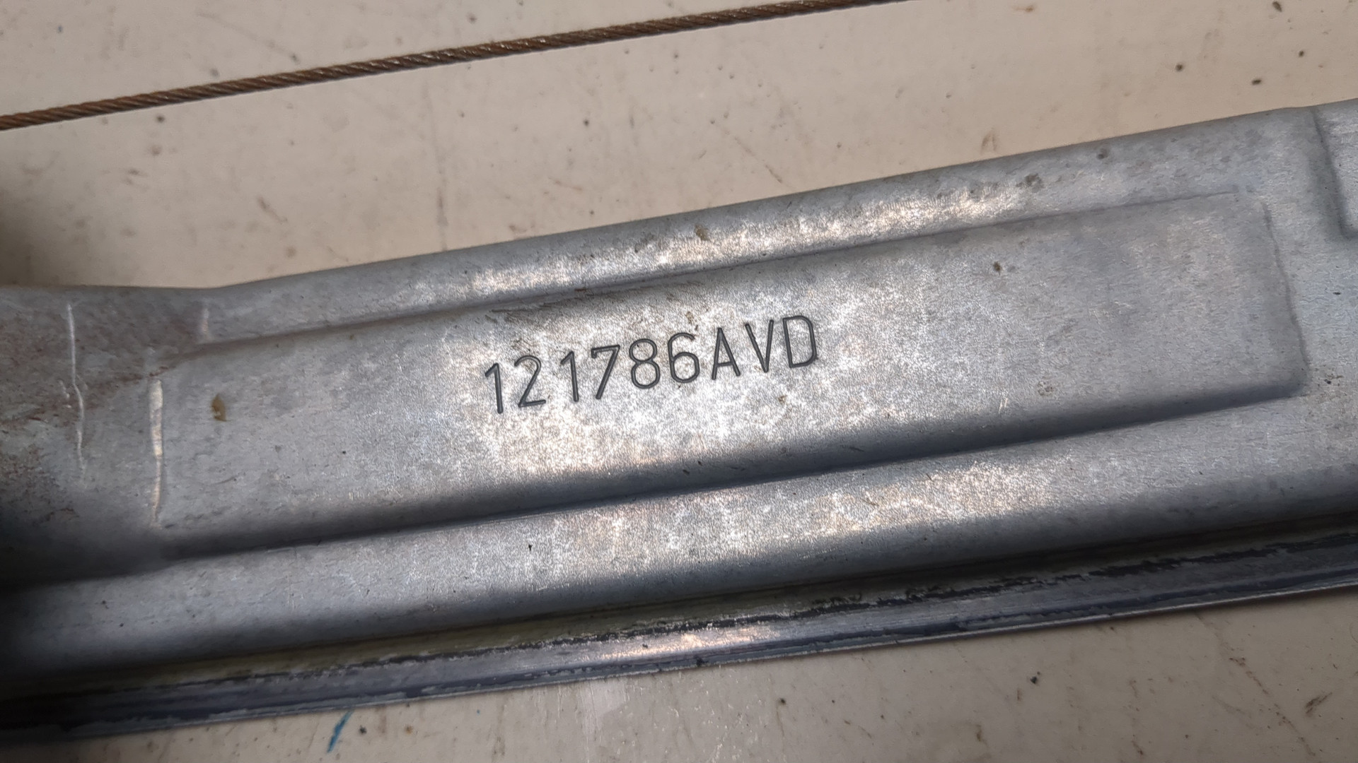 Стеклоподъемник электр. передний правый