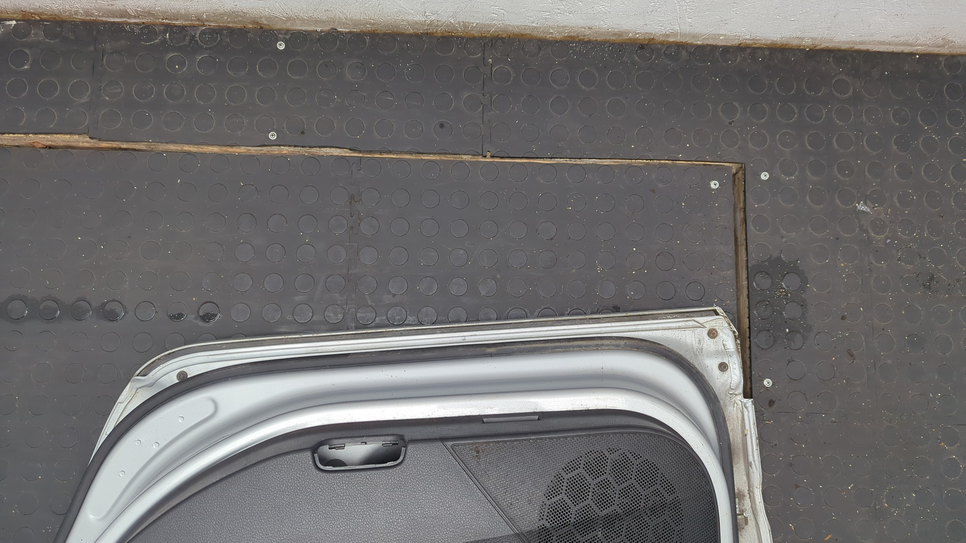 Дверь задняя правая