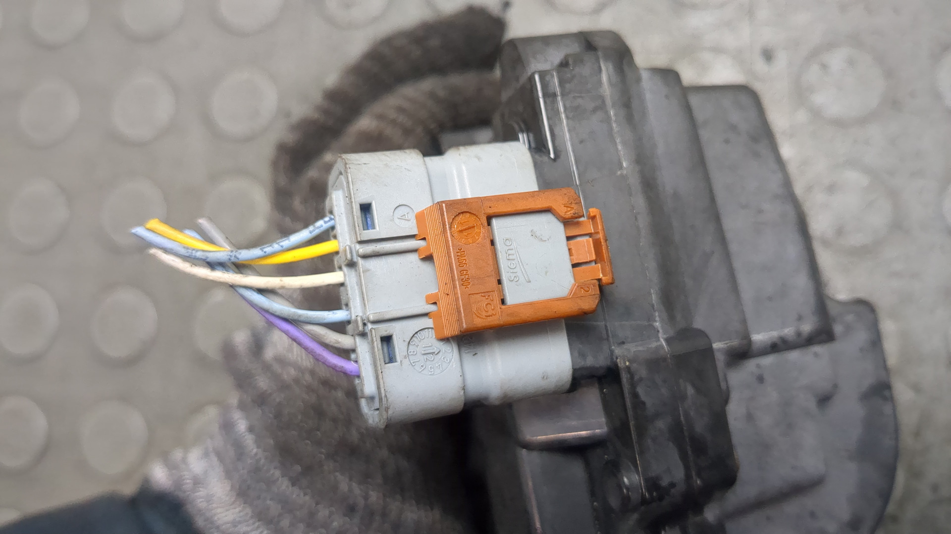 Заслонка дроссельная электрическая