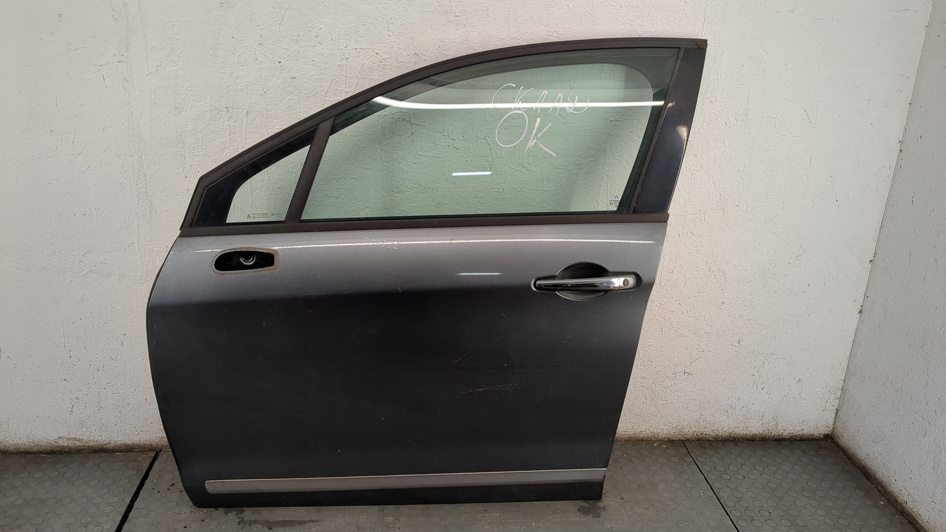 Дверь передняя левая