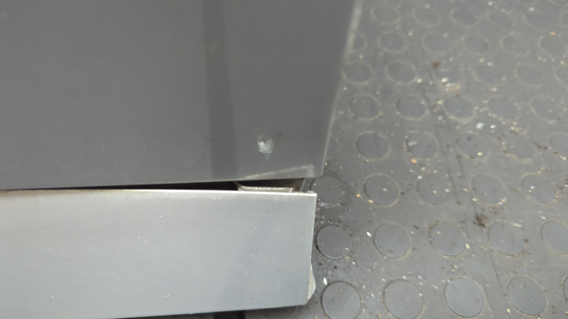 Дверь передняя левая