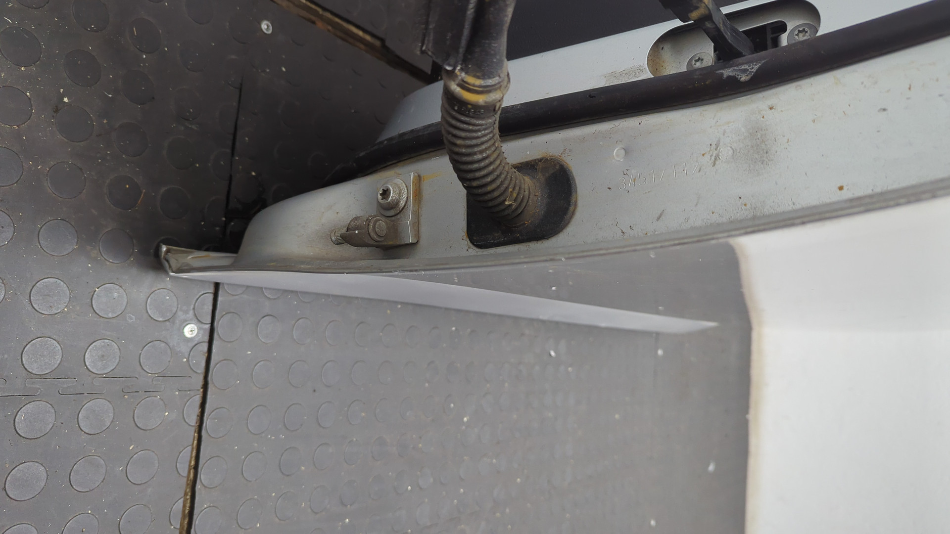 Дверь передняя левая