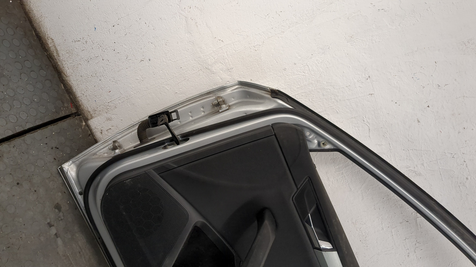 Дверь передняя правая