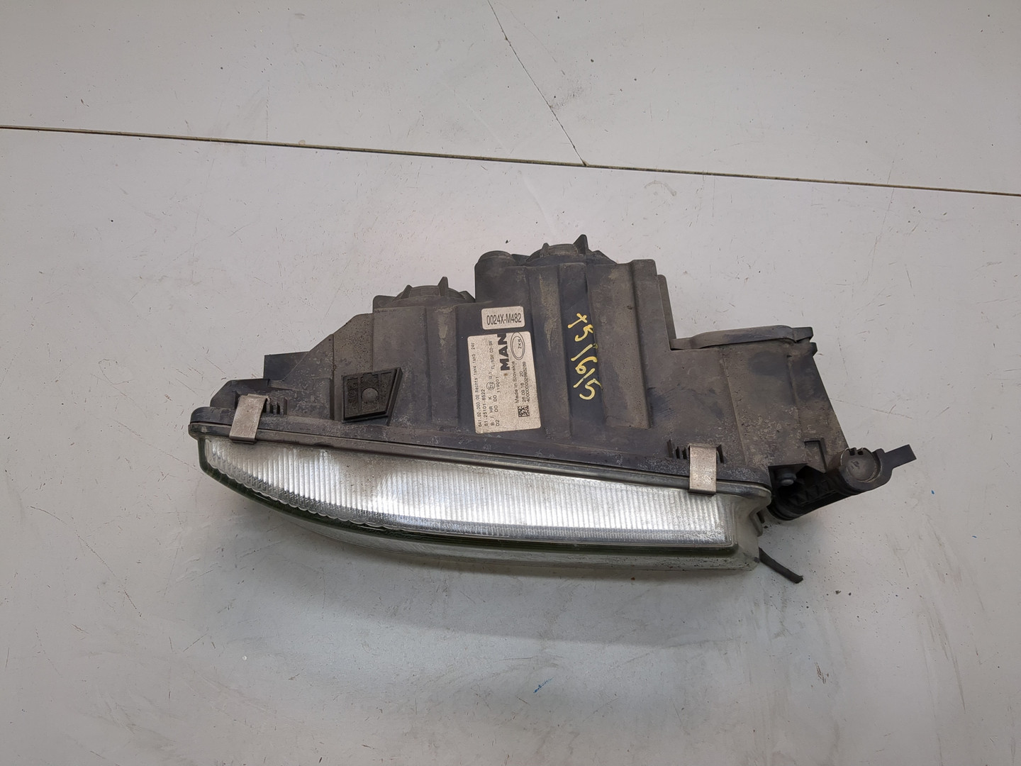 Фара противотуманная правая