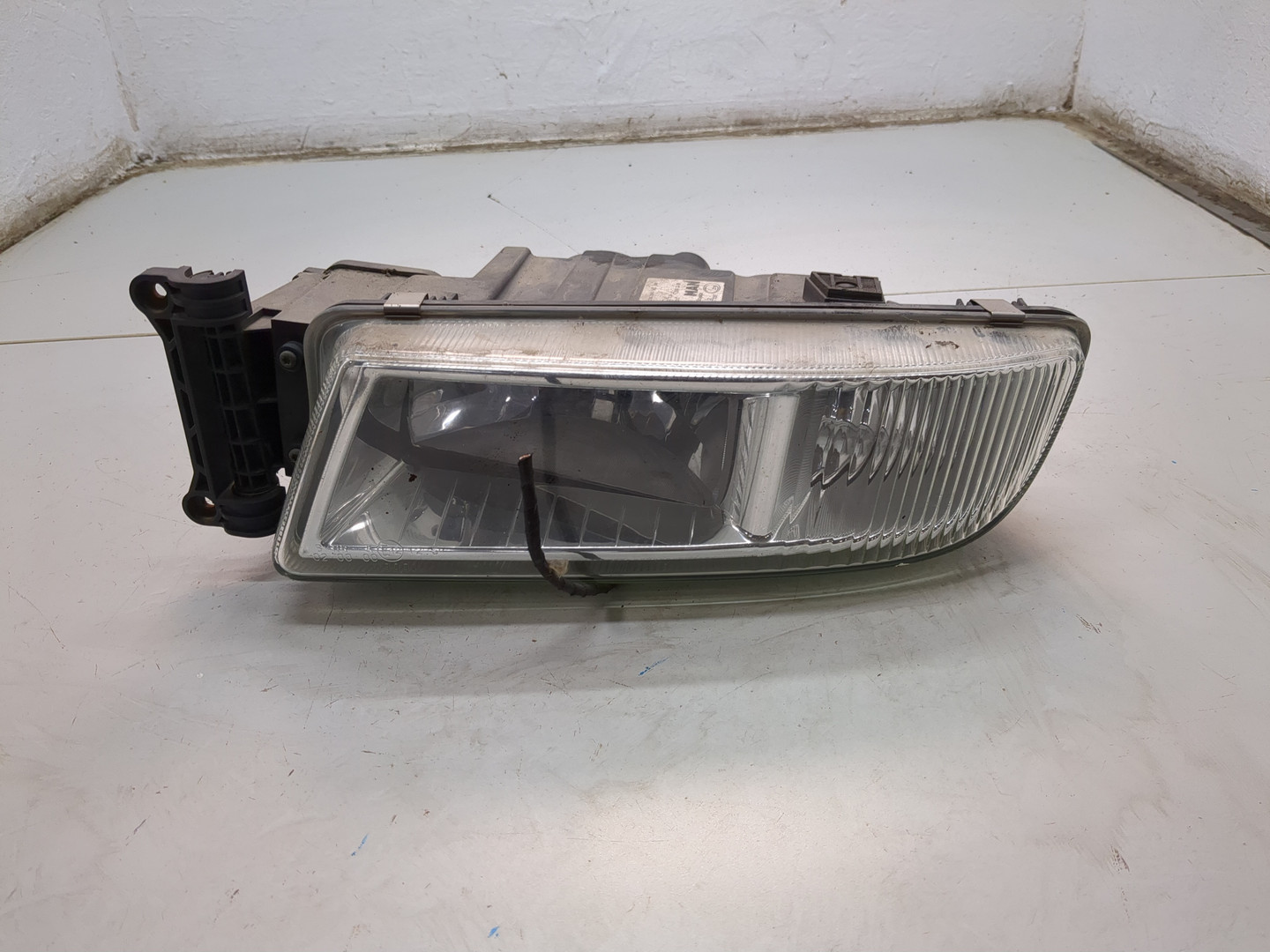 Фара противотуманная левая