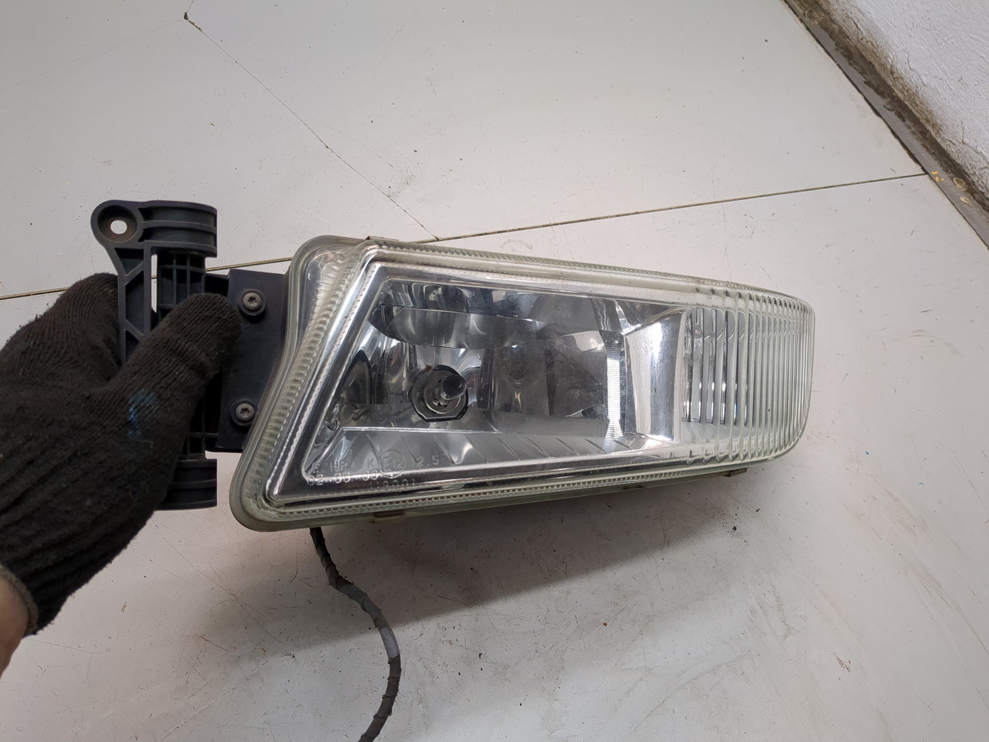 Фара противотуманная левая