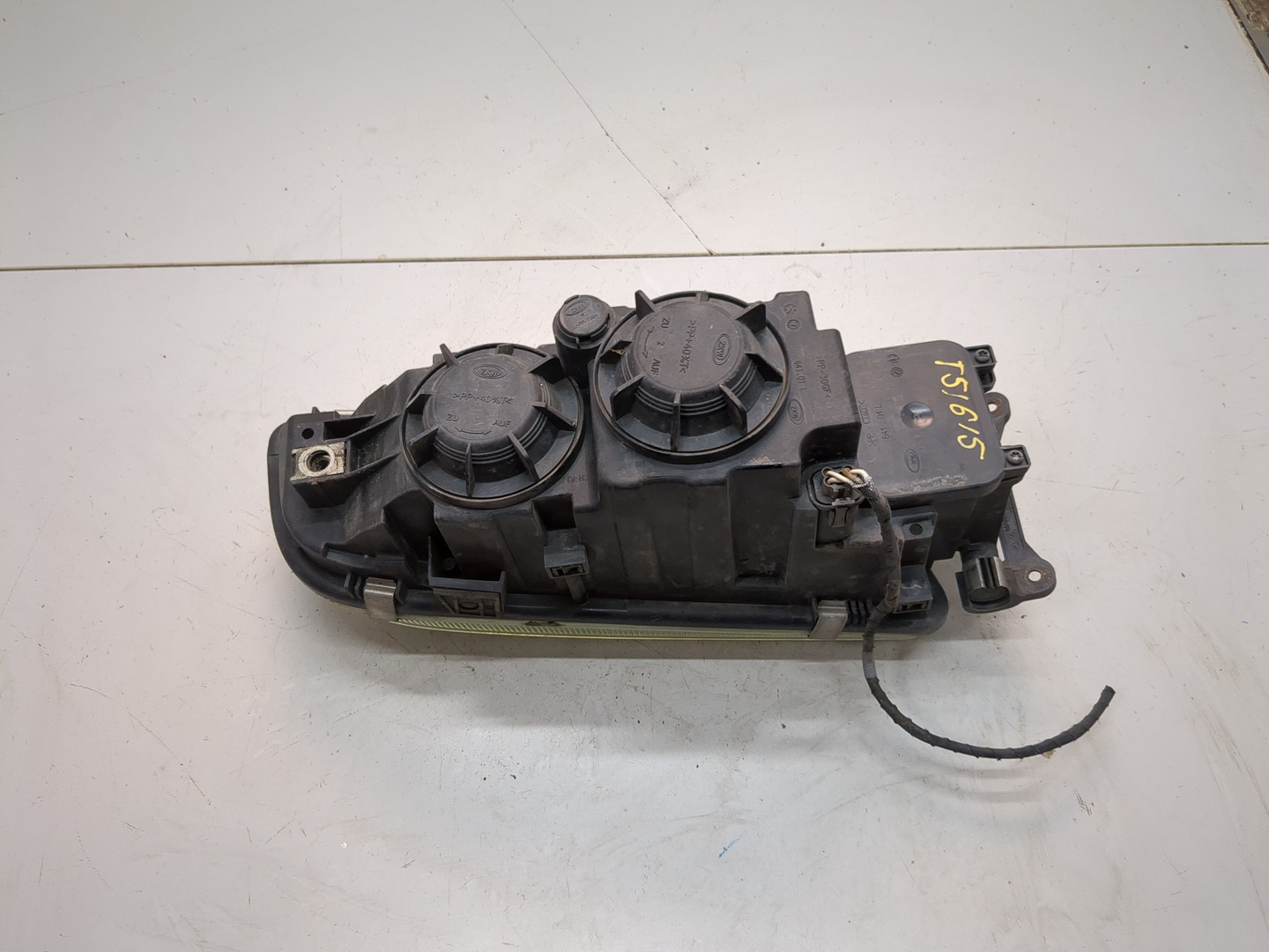 Фара противотуманная левая