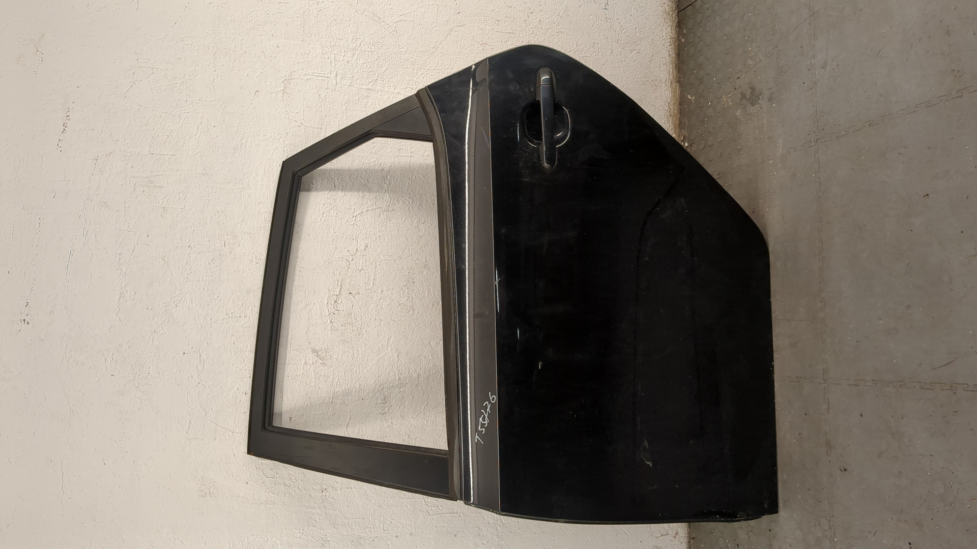 Дверь задняя левая