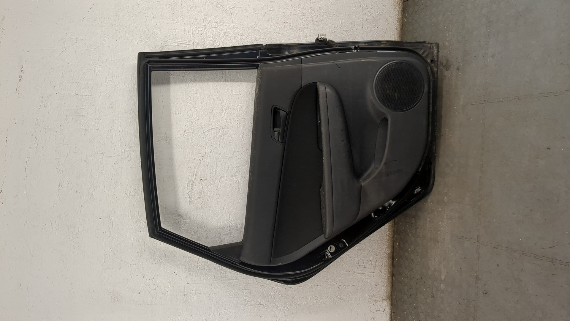 Дверь задняя левая