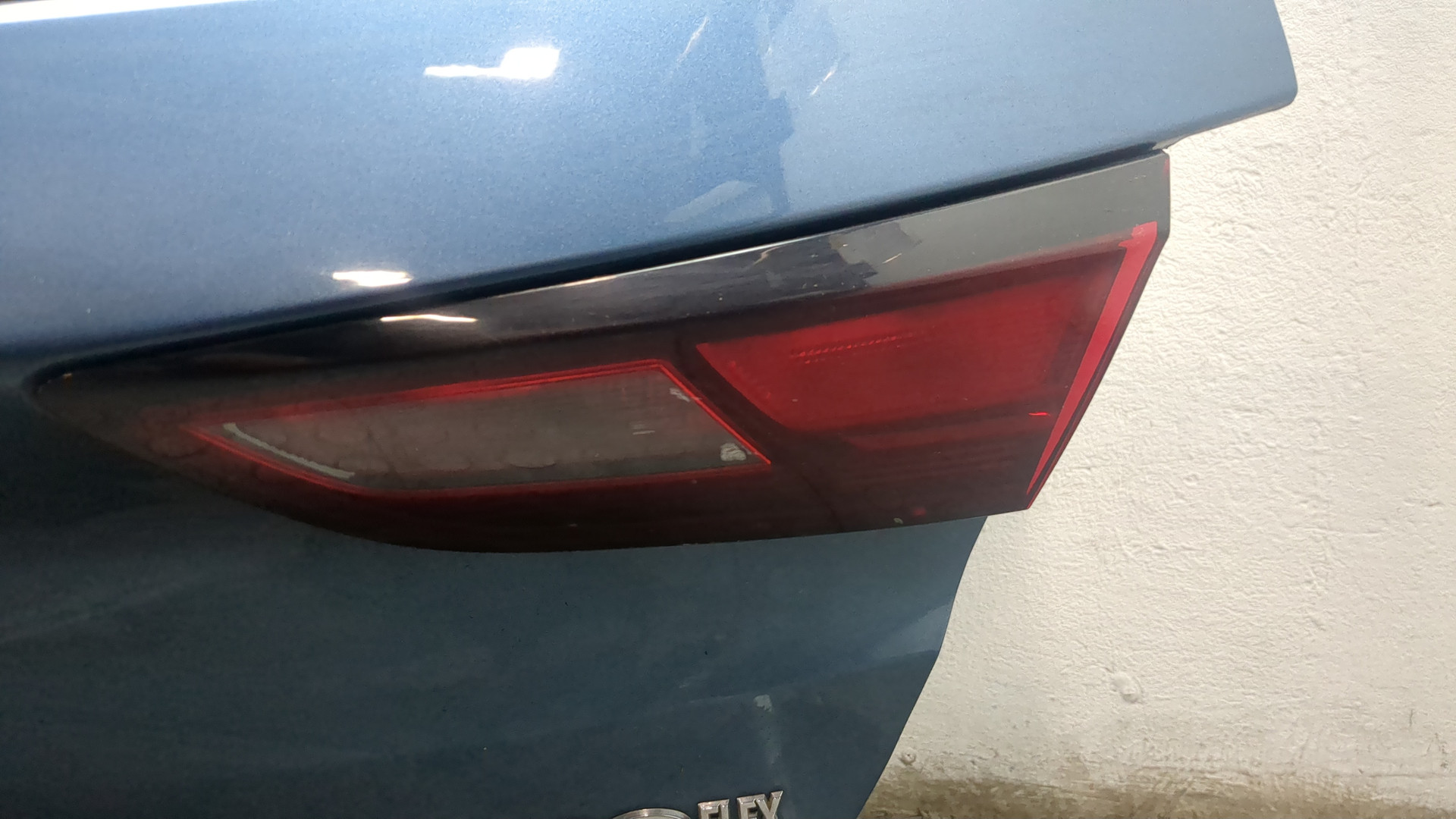 Дверь багажника