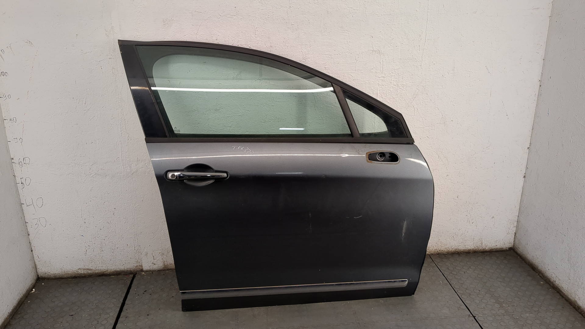 Дверь передняя правая