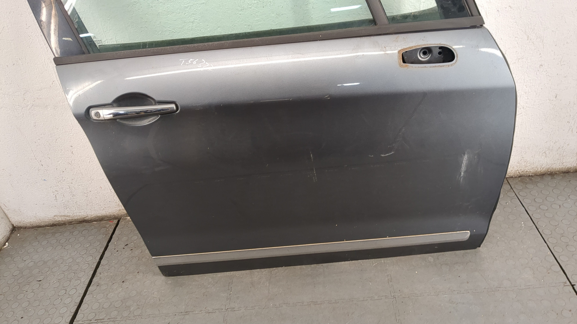 Дверь передняя правая