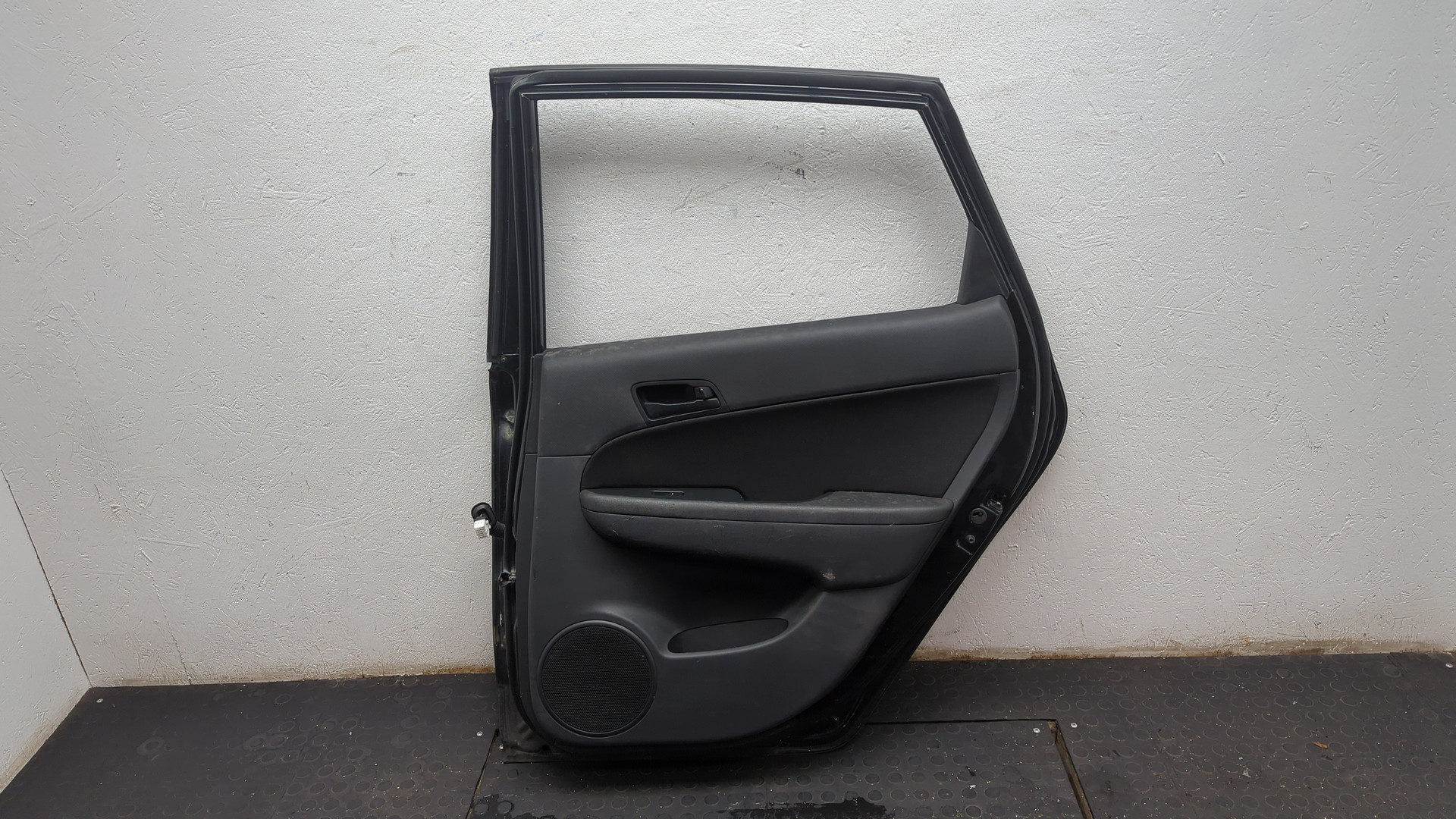 Дверь задняя правая