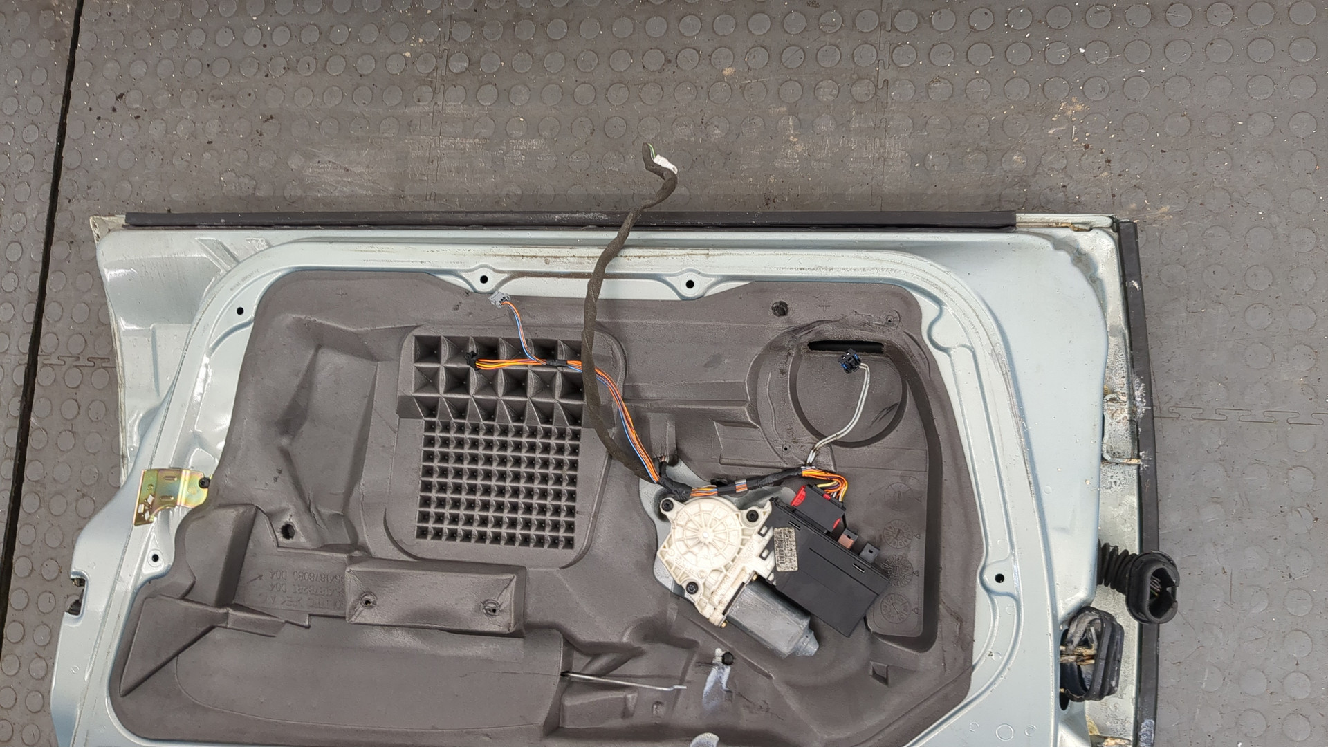 Дверь передняя правая