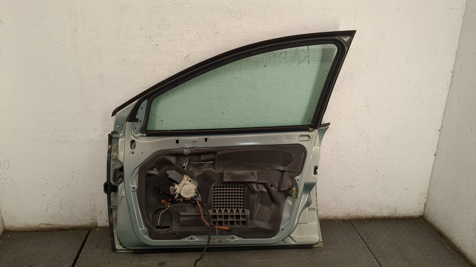 Дверь передняя правая