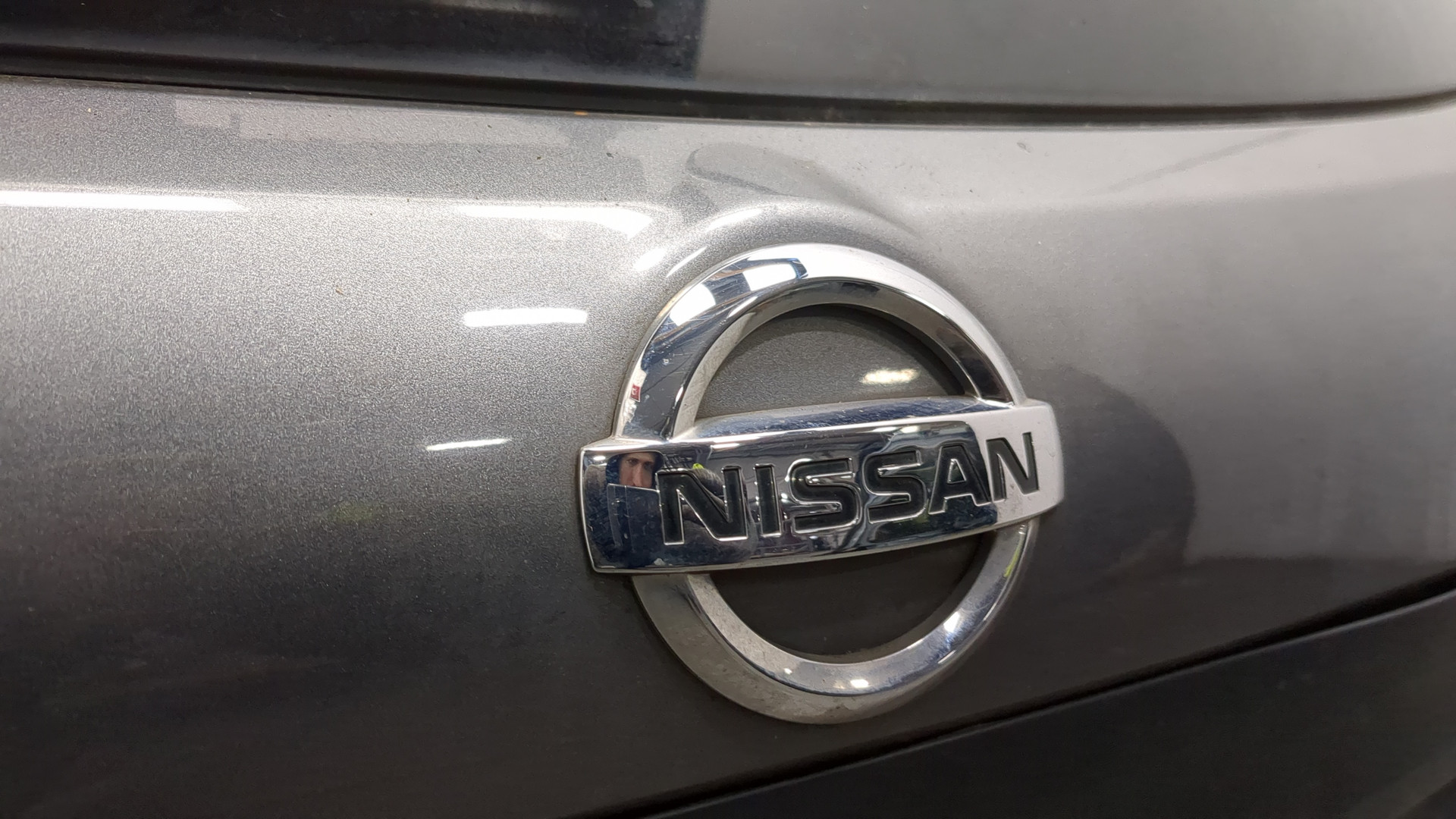 Дверь багажника