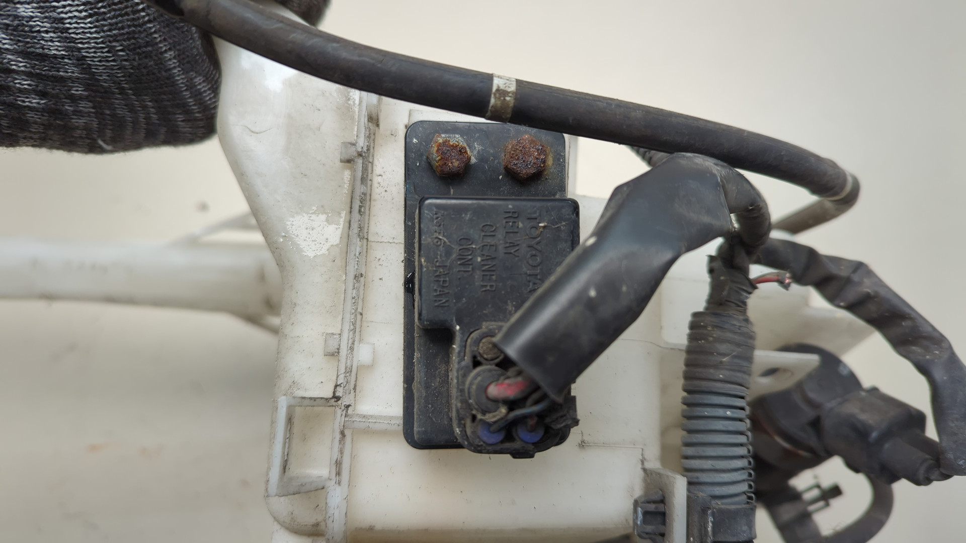 Бачок омывателя лобового стекла