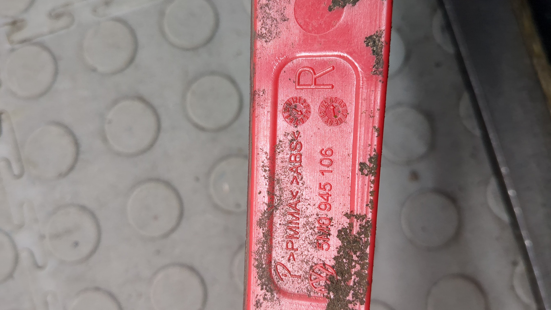 Отражатель в бампер задний правый