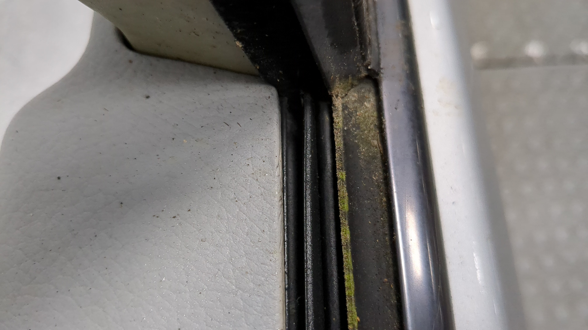 Дверь задняя правая