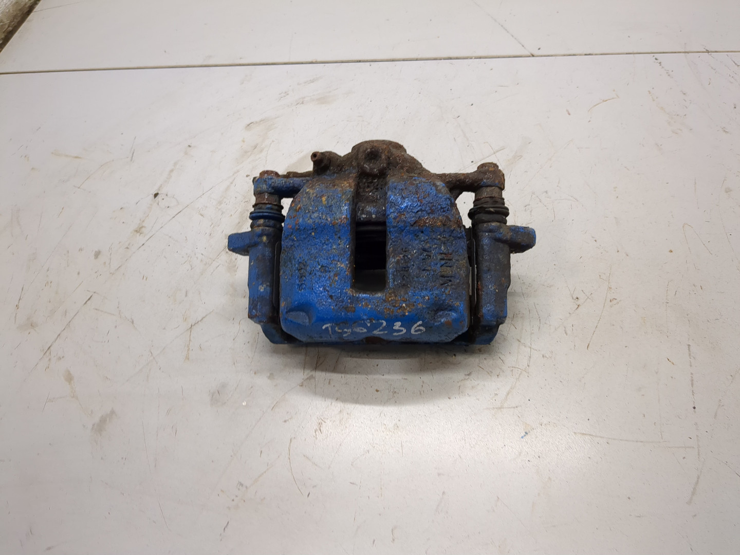 Суппорт передний правый