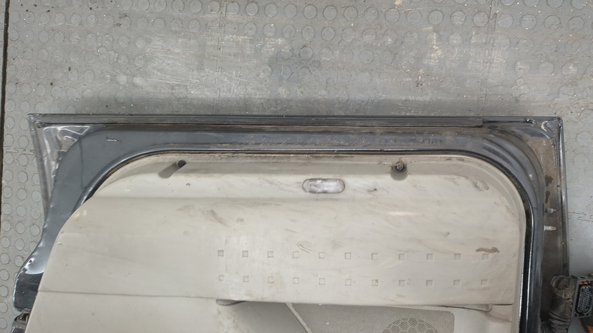 Дверь передняя правая