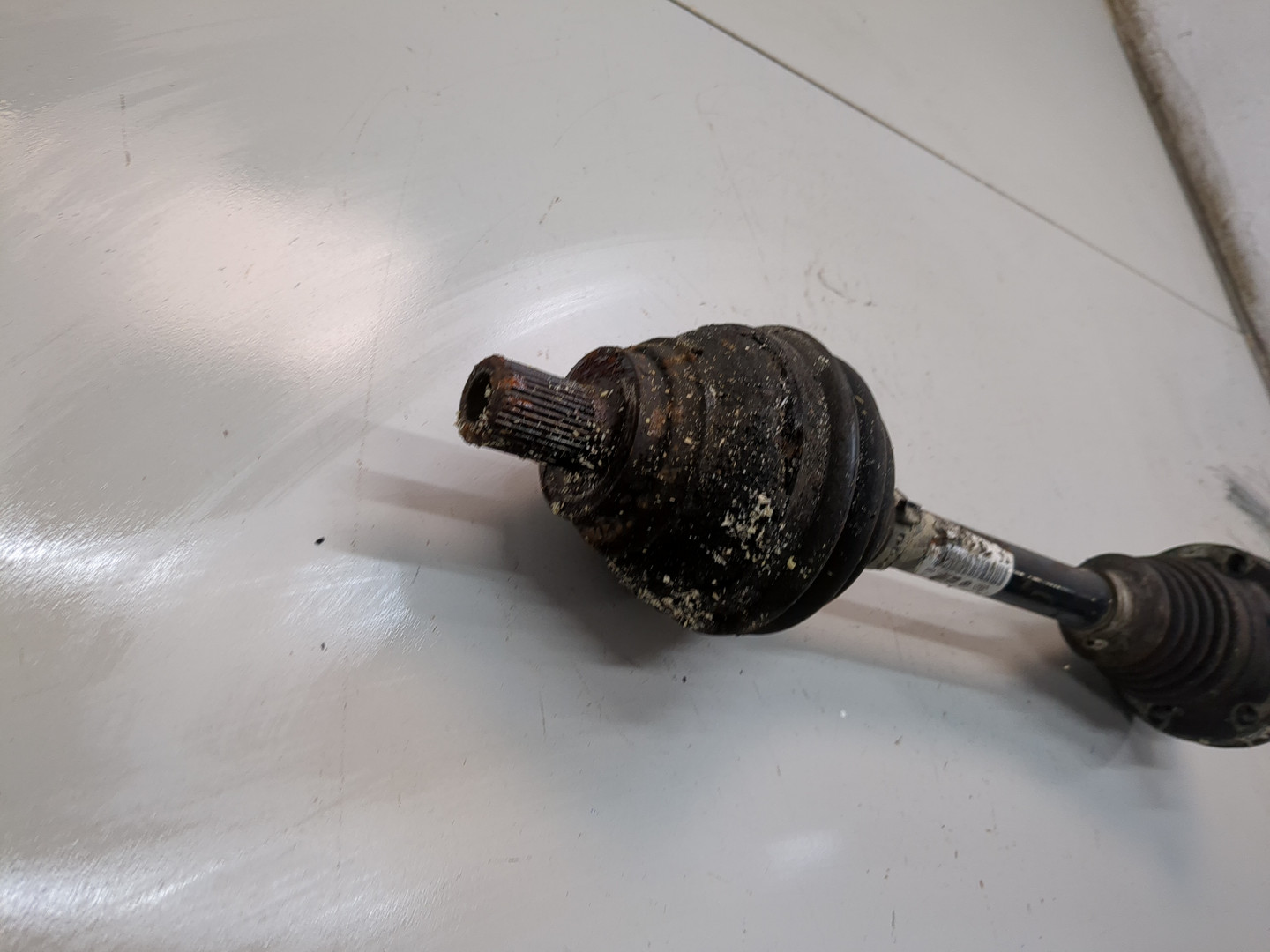 Полуось передняя левая